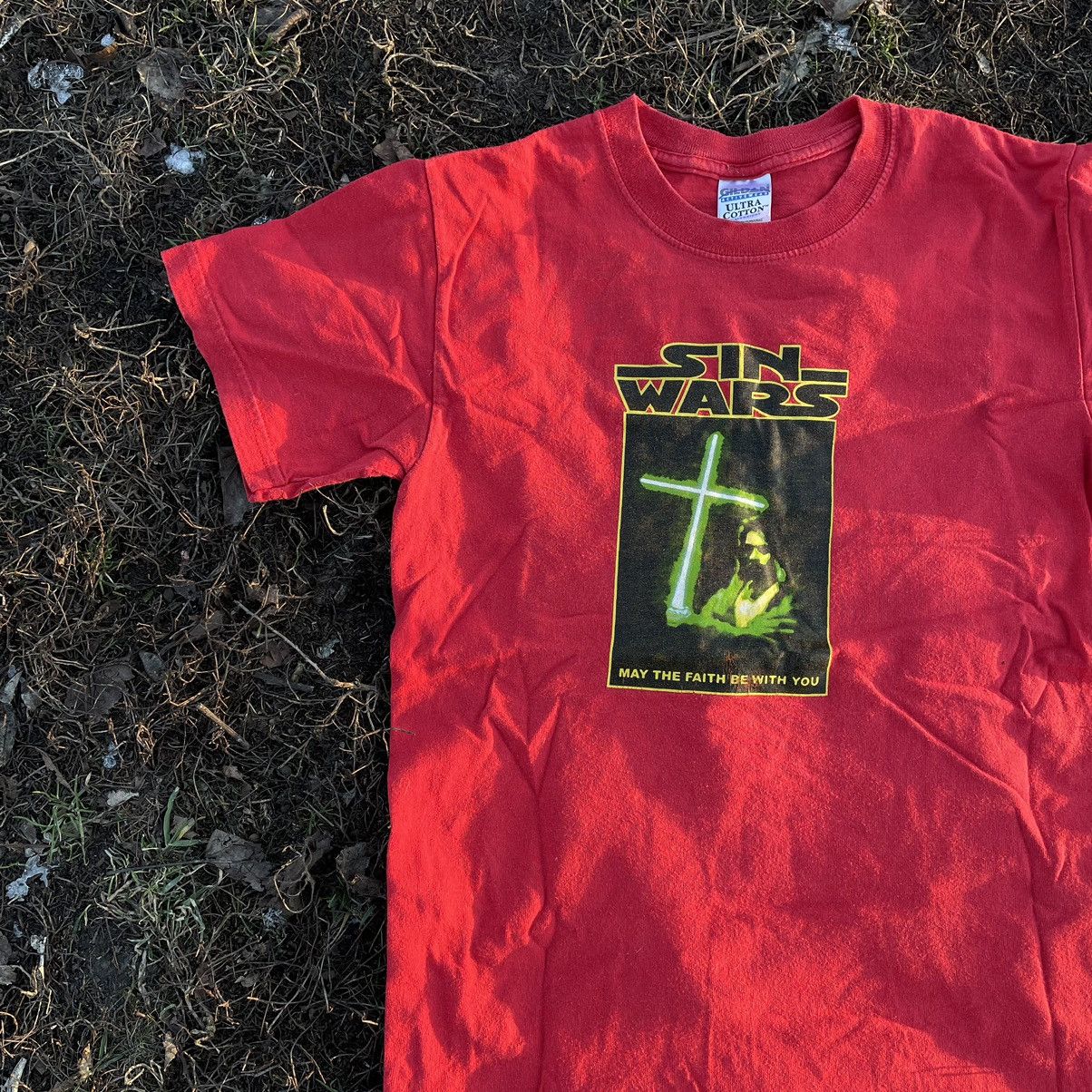 Vintage Vintage 90s Sun Faded Sin Wars Graphic Tee Grunge Red Boxy M Size US M / EU 48-50 / 2 - 4 Thumbnail