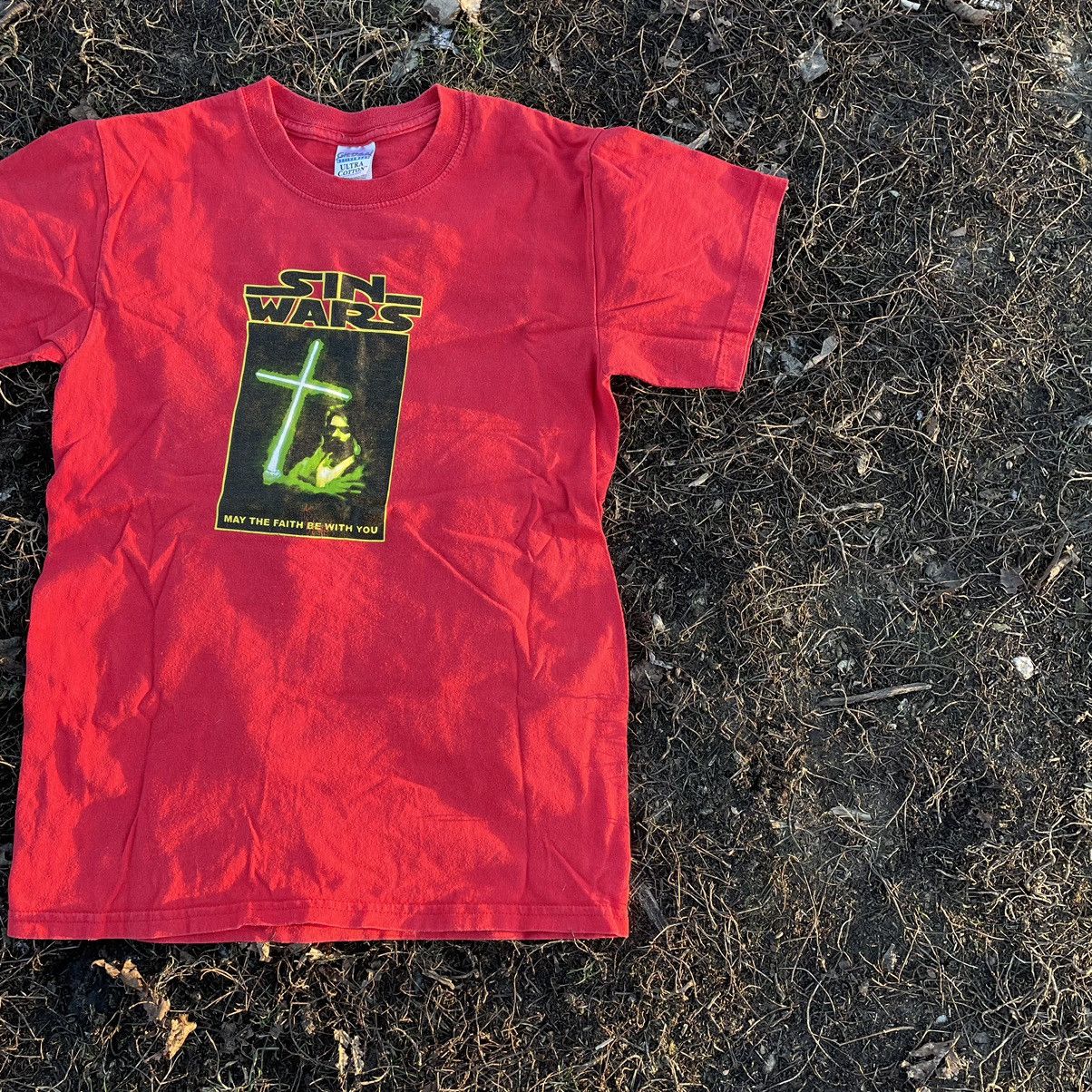 Vintage Vintage 90s Sun Faded Sin Wars Graphic Tee Grunge Red Boxy M Size US M / EU 48-50 / 2 - 3 Thumbnail