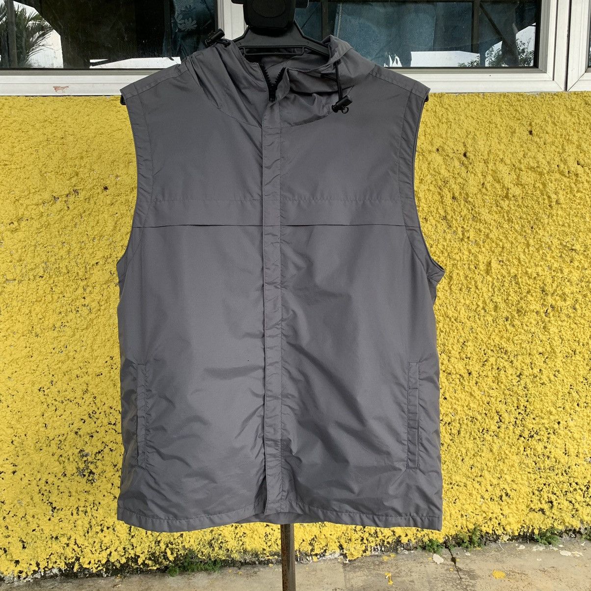 Japanese Brand × Uniqlo Uniqlo tank top zipper hoodie Size US L / EU 52-54 / 3 - 1 Thumbnail