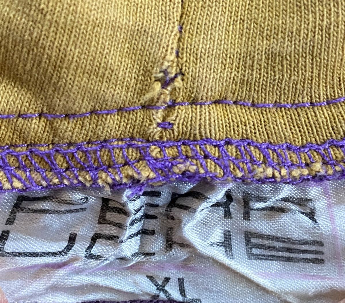 Vintage Vintage 80’s Ferruche Distressed Purple Hoodie Tee Size US XL / EU 56 / 4 - 13 Thumbnail