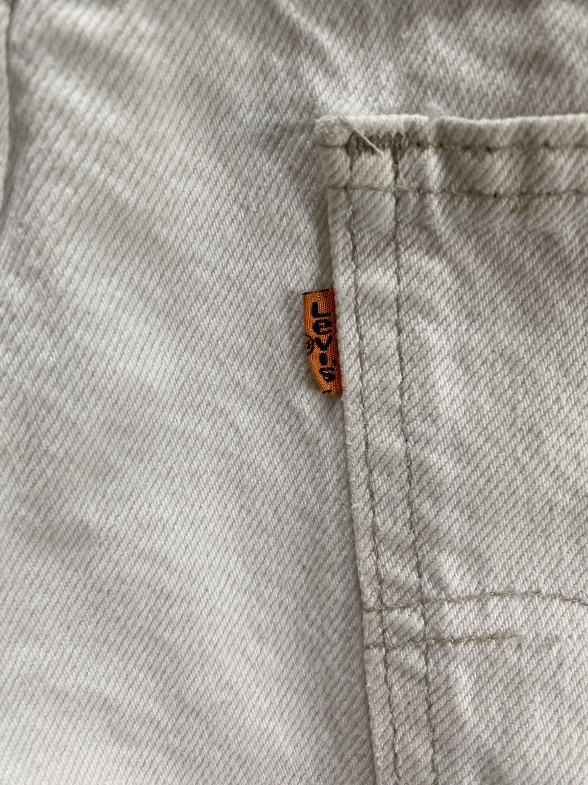 Levi's × Vintage Vintage ‘95 Levi’s 550 Orange Tab White Relaxed Jean Shorts Size US 37 - 3 Thumbnail
