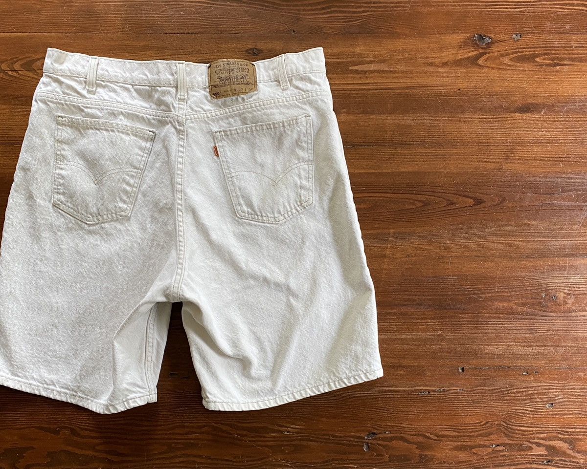 Vintage ‘95 Levi’s 550 Orange Tab White Relaxed Jean Shorts