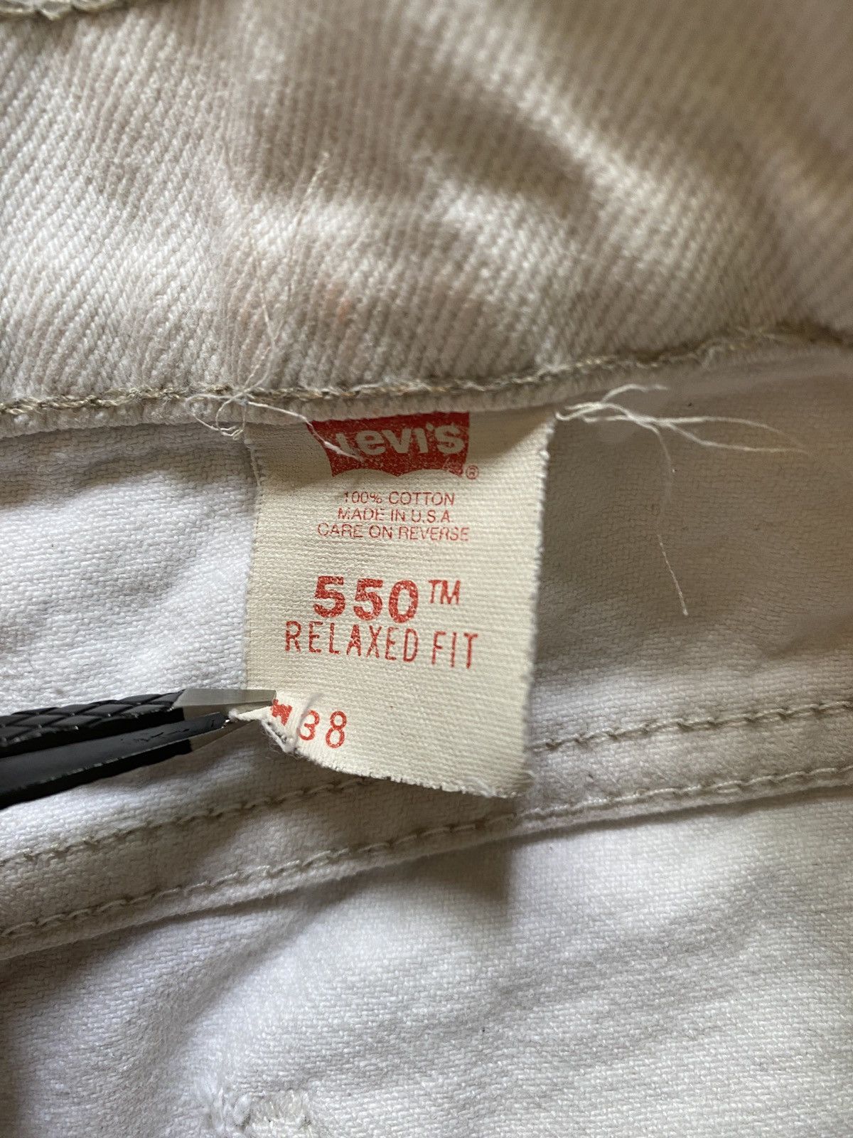 Levi's × Vintage Vintage ‘95 Levi’s 550 Orange Tab White Relaxed Jean Shorts Size US 37 - 15 Thumbnail