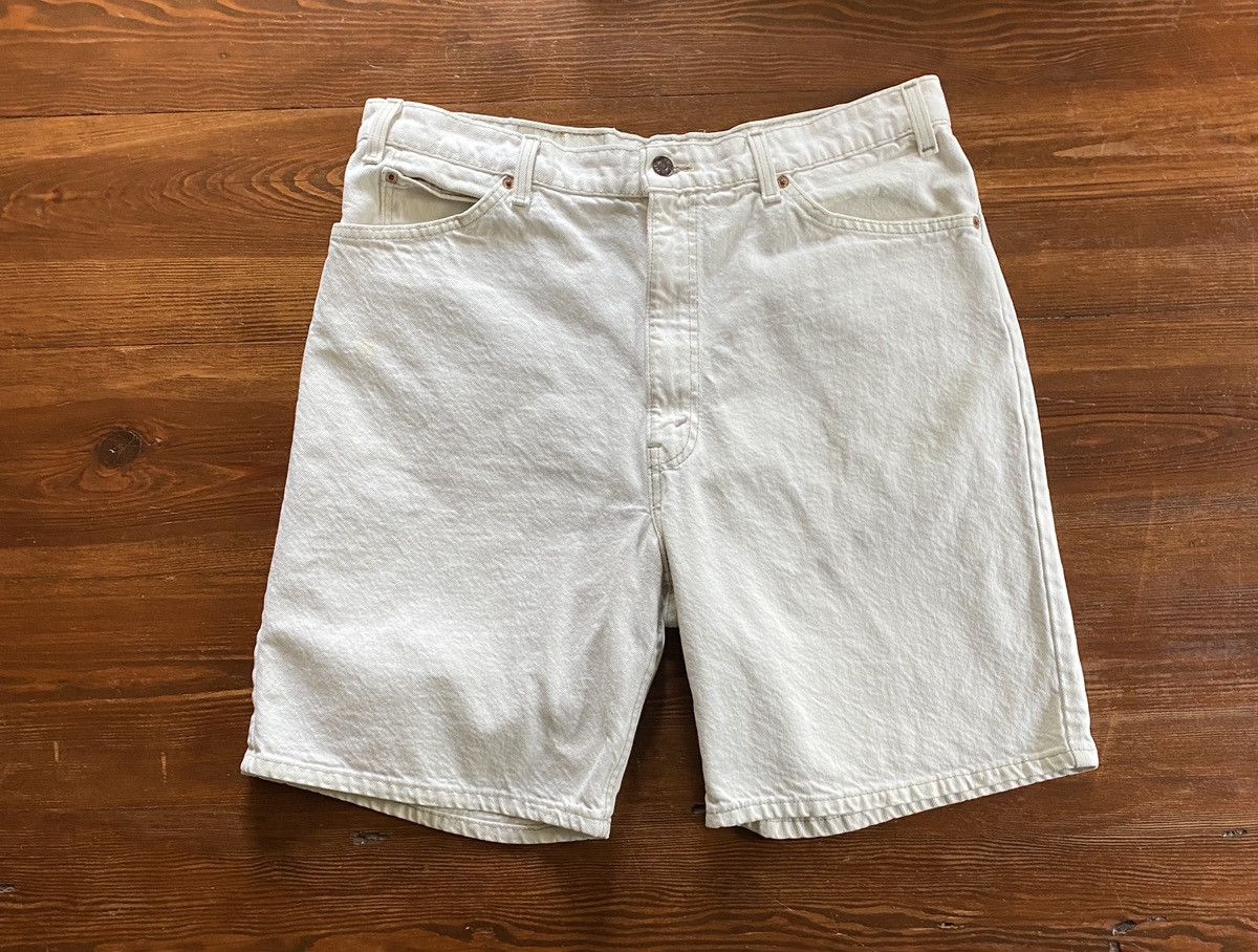 Levi's × Vintage Vintage ‘95 Levi’s 550 Orange Tab White Relaxed Jean Shorts Size US 37 - 9 Thumbnail