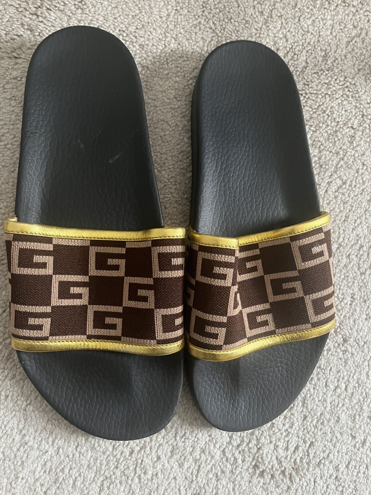 Gucci Pursuit 72 Slides Grailed