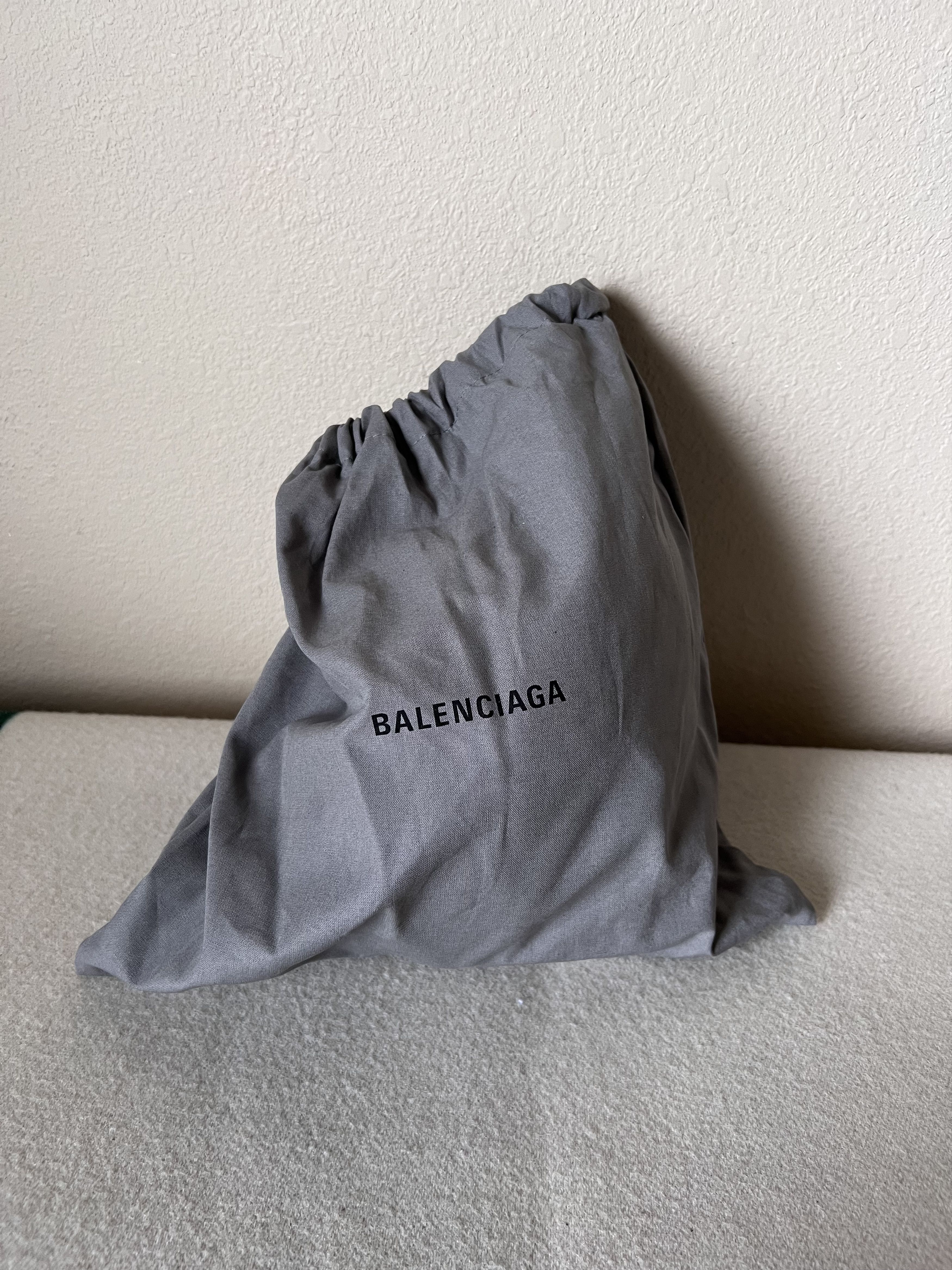 Balenciaga Balenciaga Dirty BB Paris Baseball Hat in White Size ONE SIZE - 7 Thumbnail