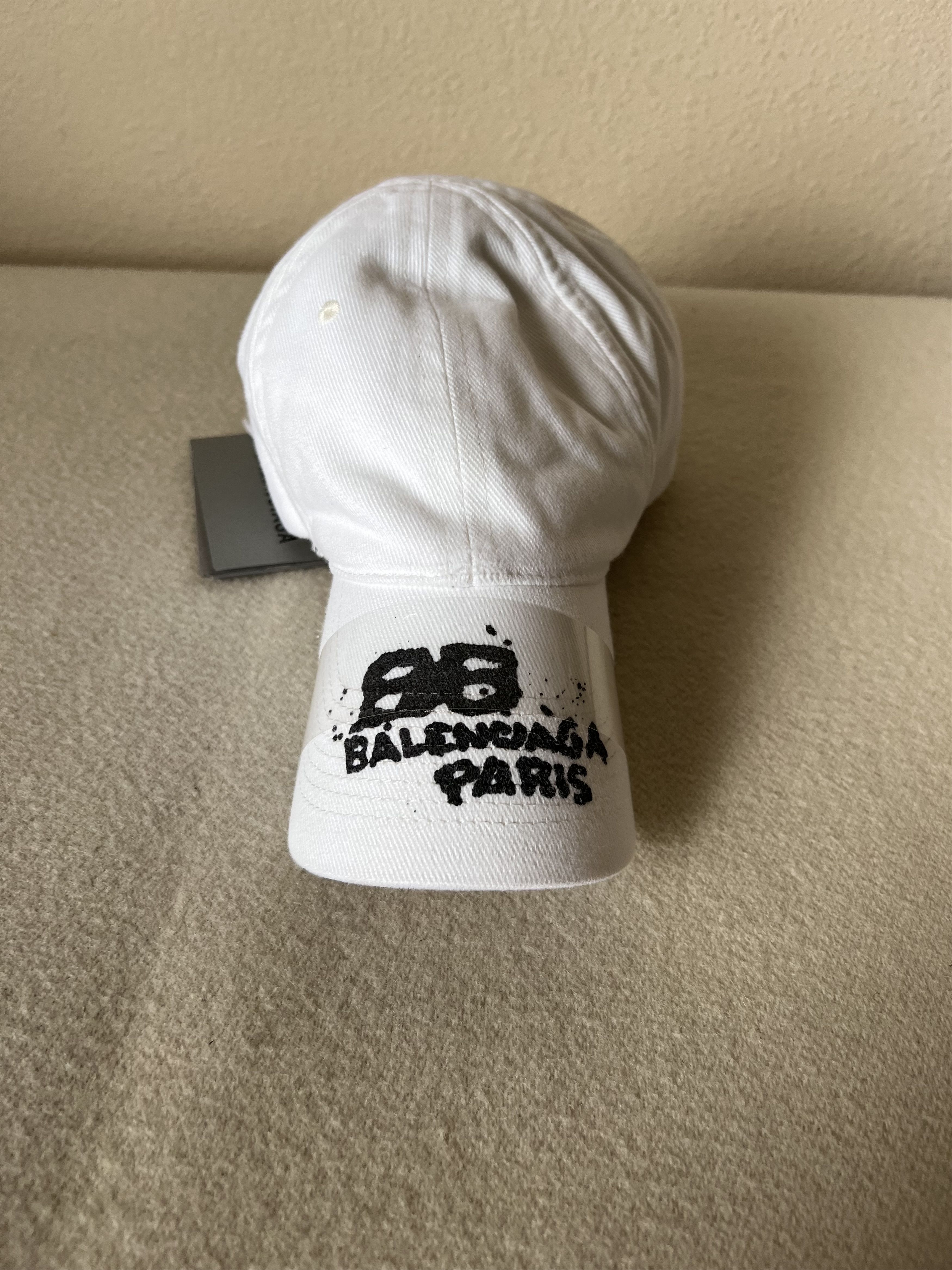 Balenciaga Balenciaga Dirty BB Paris Baseball Hat in White Size ONE SIZE - 2 Thumbnail