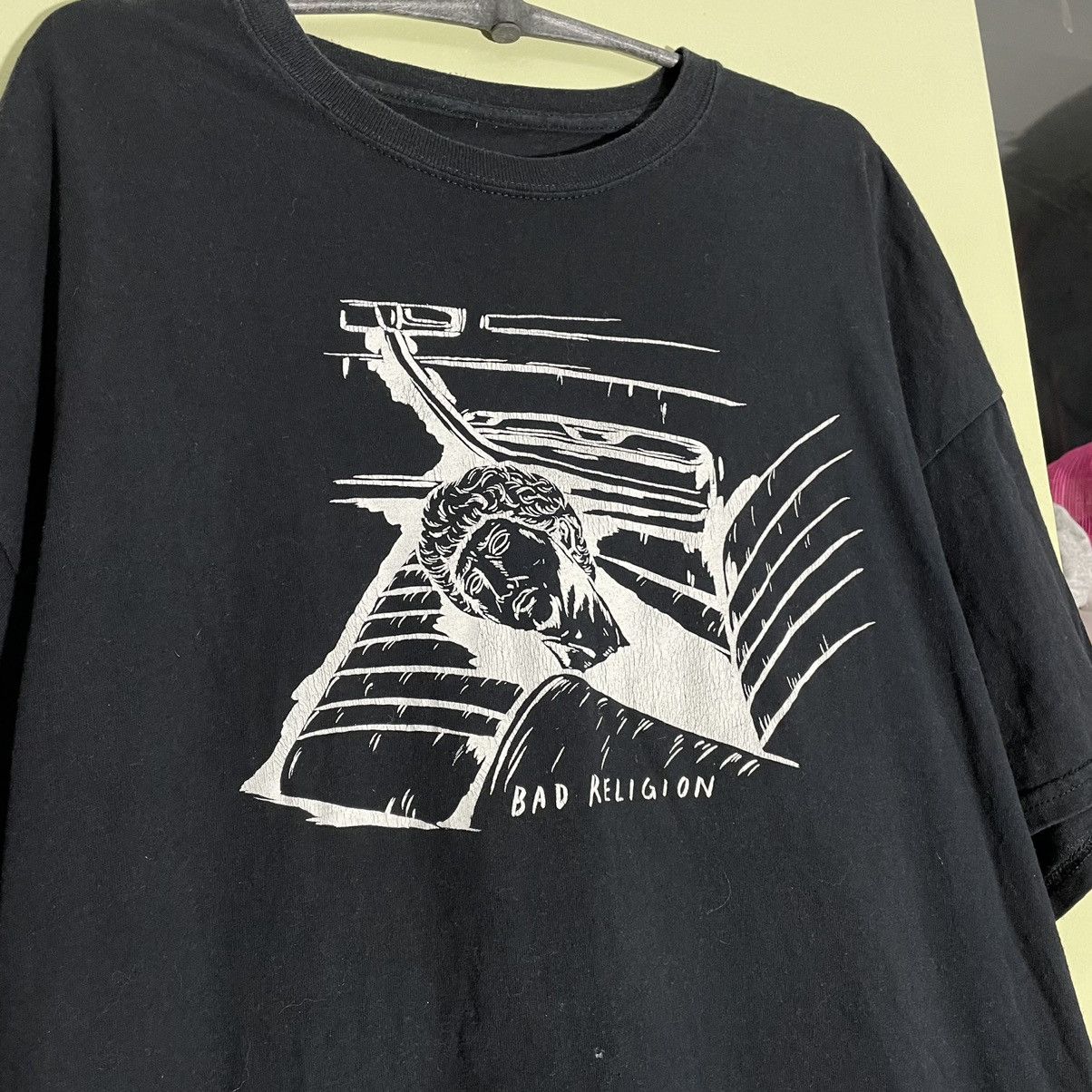 Vintage Vintage Y2K Graphic Tee Band Art Punk Streetwear Cropped XXL Size US XXL / EU 58 / 5 - 3 Thumbnail