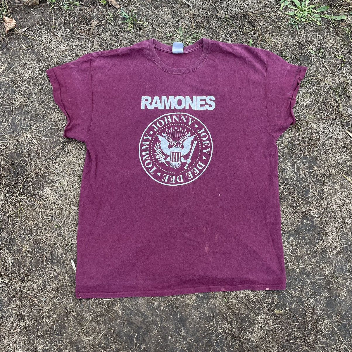 Vintage Vintage 90s Ramones Graphic Band Tee Faded Purple Grunge L Size US L / EU 52-54 / 3 - 1 Thumbnail