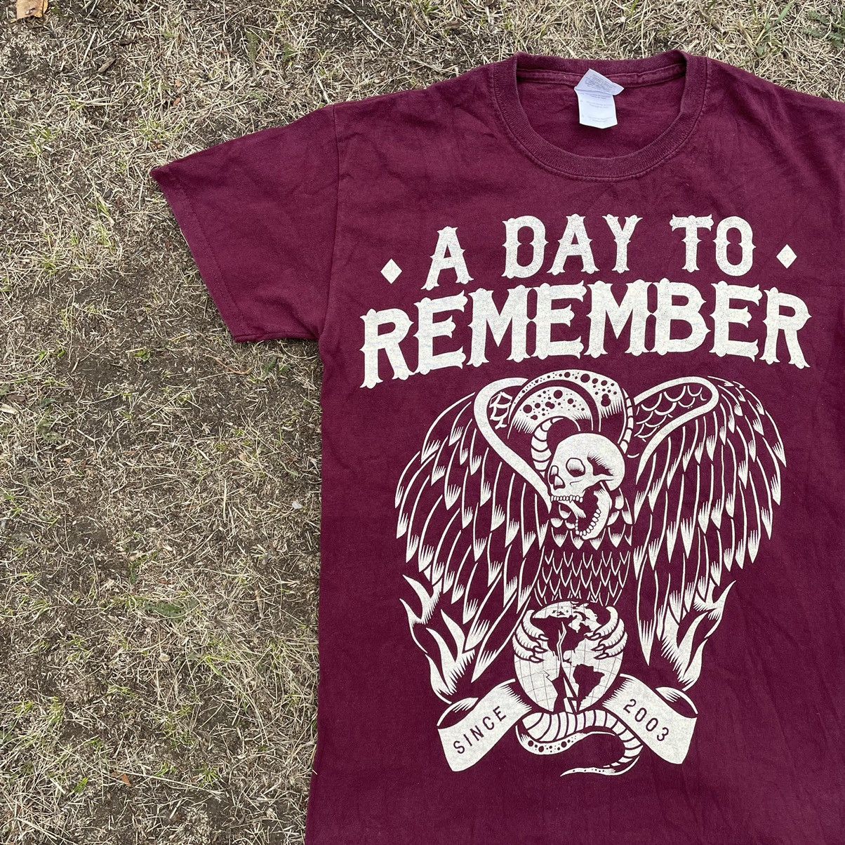 Vintage Vintage 90s Tee Day Remember Skulls Horror Print S Size US S / EU 44-46 / 1 - 2 Thumbnail