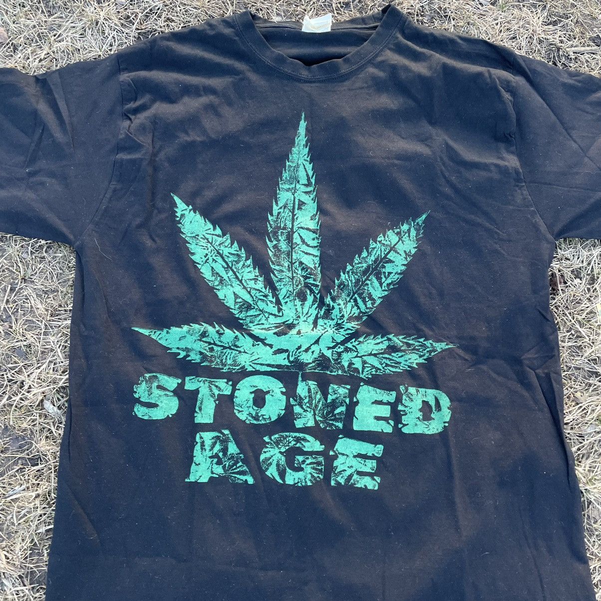 Vintage Vintage 90s Sun Faded Graphic Tee Stoned Age Skate Tapered M Size US M / EU 48-50 / 2 - 4 Thumbnail