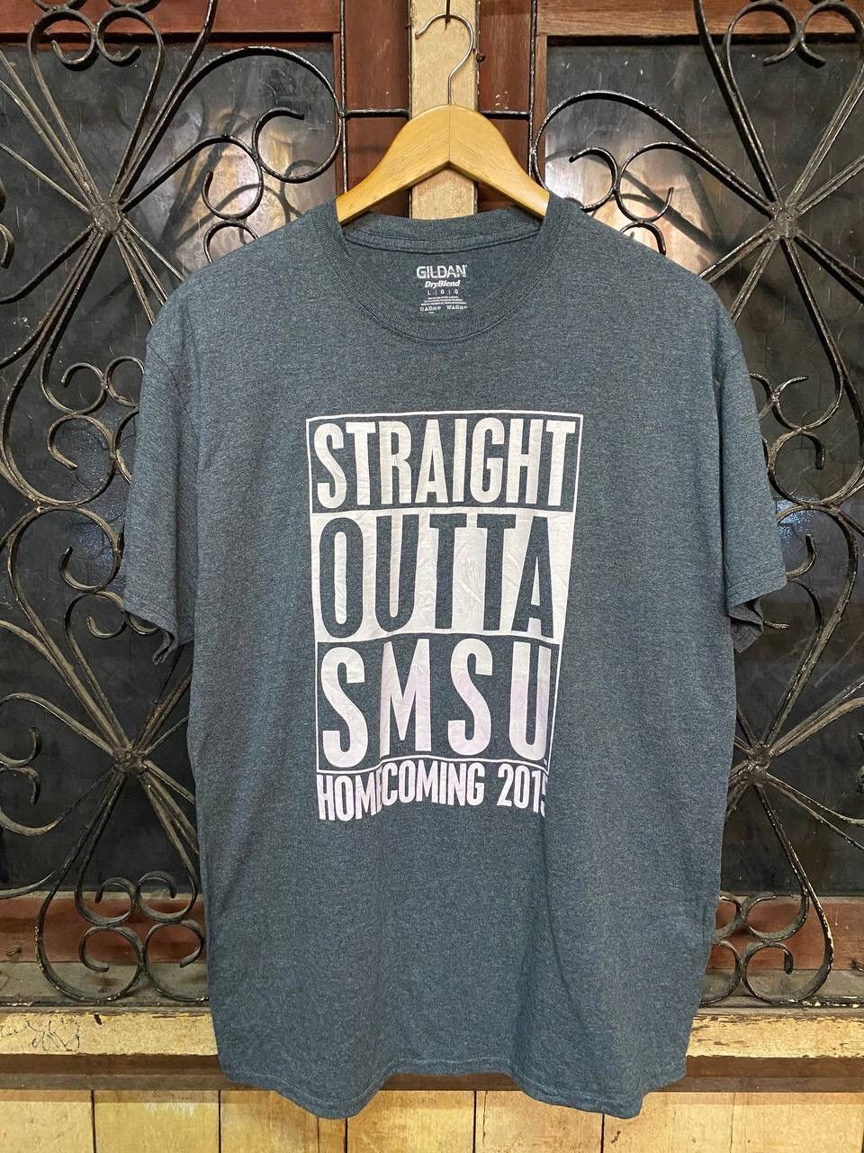 Gildan STRAIGHT OUTTA SMSU TEE Size US L / EU 52-54 / 3 - 3 Thumbnail
