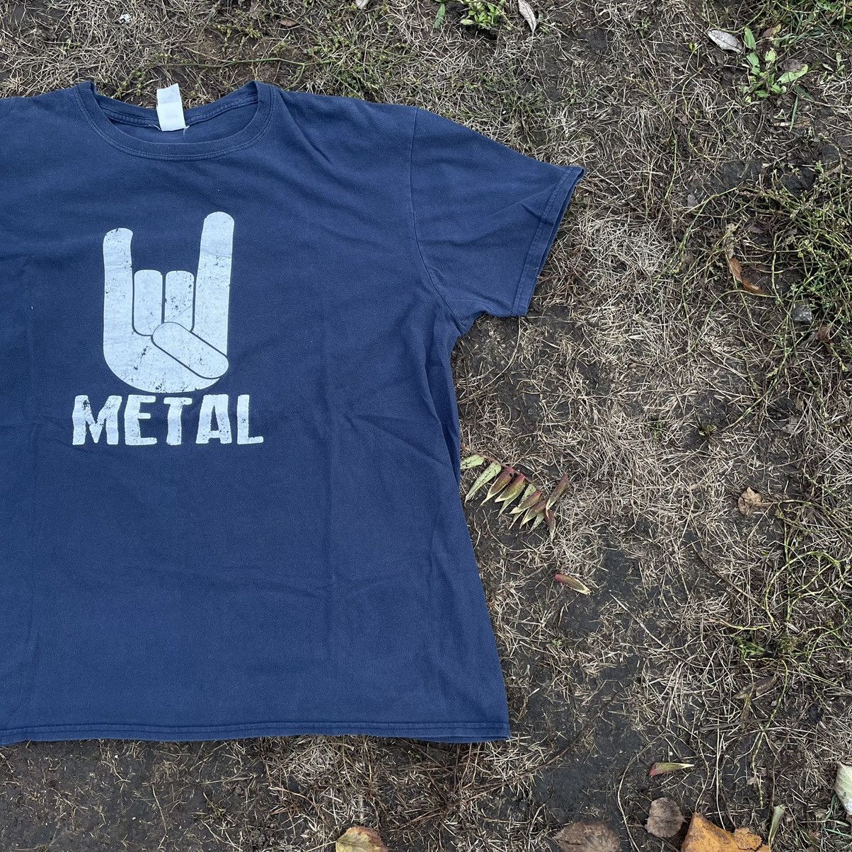 Vintage Vintage Y2K Metal Fingers Graphic Tee Streetwear Slim Boxy L Size US L / EU 52-54 / 3 - 3 Thumbnail