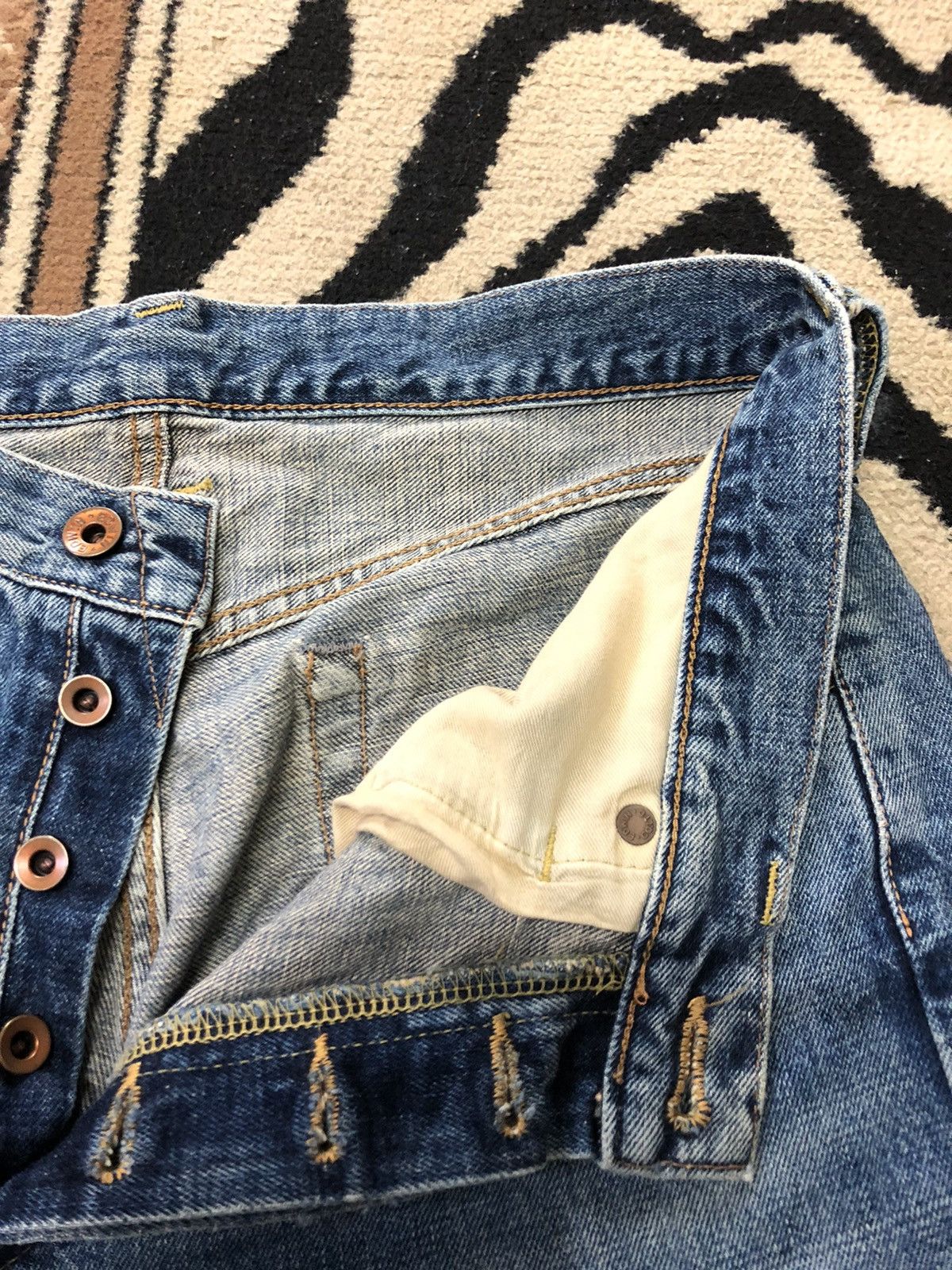 Edwin × Vintage VINTAGE SELVEDGE EDWIN 505x BLUE WASH DISTRESSED DENIM Size US 31 - 6 Thumbnail