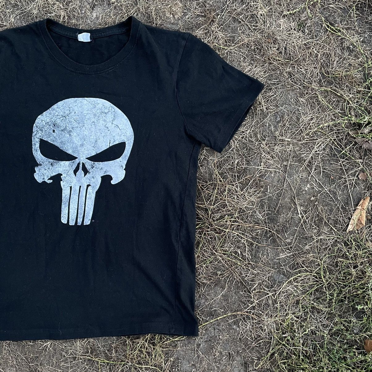 Vintage Vintage Y2K Punisher Skull Graphic Tee Grunge Black Slim M Size US M / EU 48-50 / 2 - 3 Thumbnail