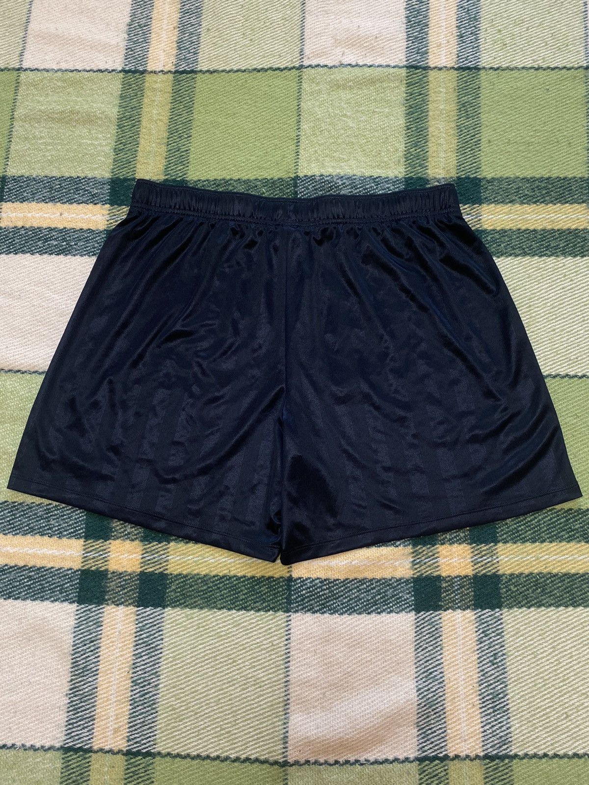 Nike Vintage Nike shorts streetwear swoosh casual y2k size XL Size US 36 / EU 52 - 2 Thumbnail