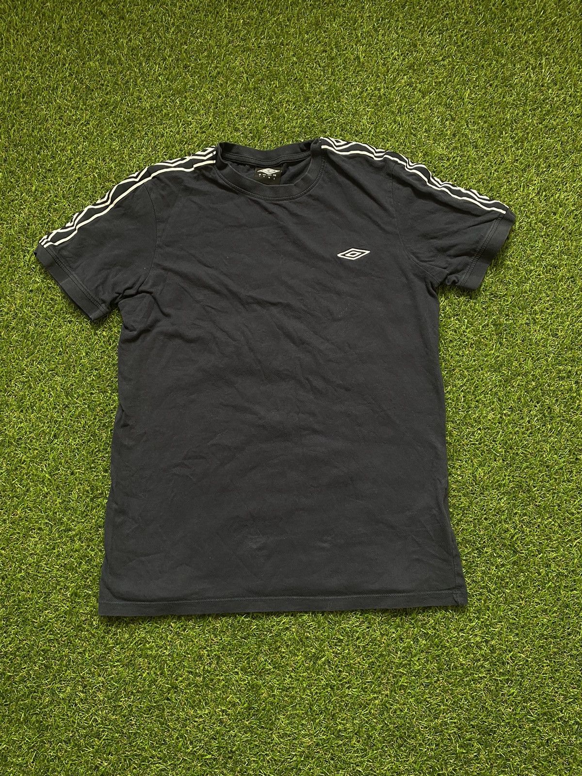 Umbro Vintage Y2k Umbro tee streetwear monogrammed style size S Size US S / EU 44-46 / 1 - 2 Thumbnail