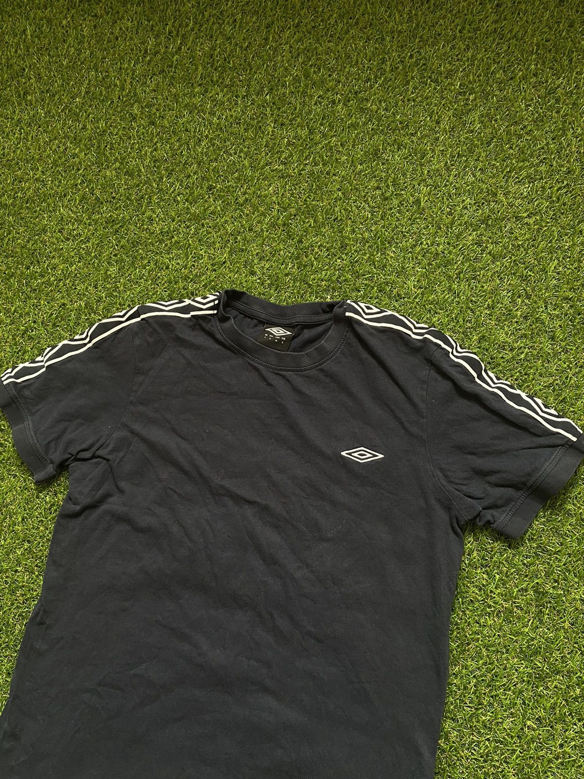 Umbro Vintage Y2k Umbro tee streetwear monogrammed style size S Size US S / EU 44-46 / 1 - 1 Thumbnail