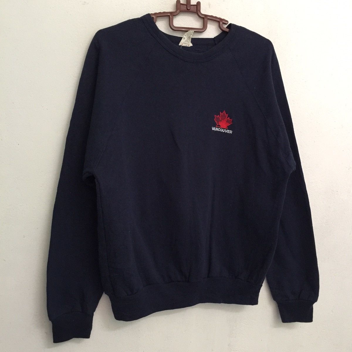 Vintage Vancouver small embroidered sweatshirt made in Canada Size US L / EU 52-54 / 3 - 2 Thumbnail