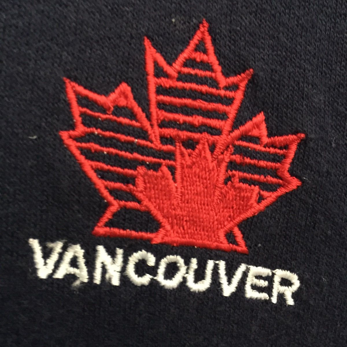 Vintage Vancouver small embroidered sweatshirt made in Canada Size US L / EU 52-54 / 3 - 4 Thumbnail