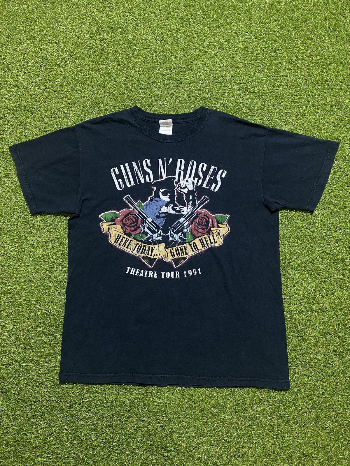 Vintage Vintage Guns N Roses tee rock band streetwear y2k size XL Size US M / EU 48-50 / 2 - 1 Thumbnail