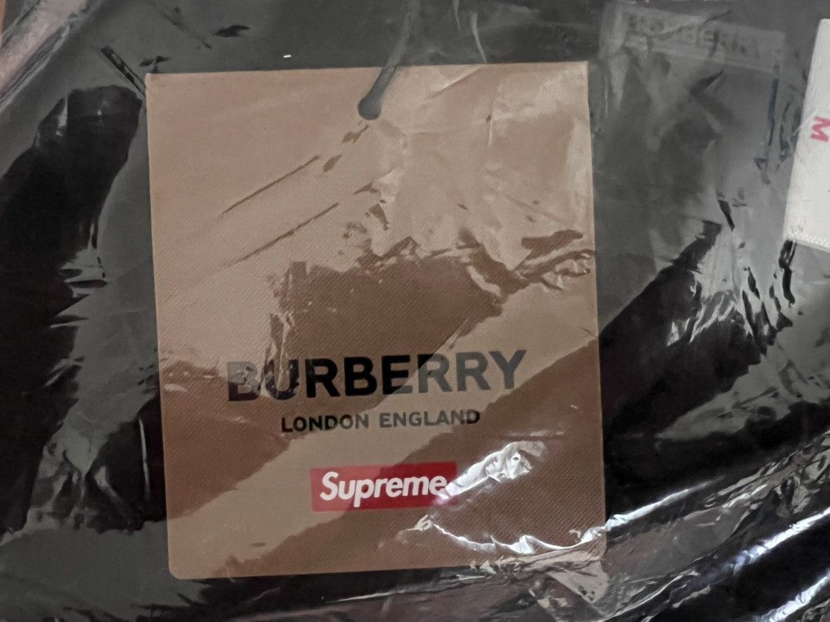 Burberry × Supreme Supreme Burberry Box Logo Tee Black Size Medium M NEW Size US M / EU 48-50 / 2 - 6 Thumbnail