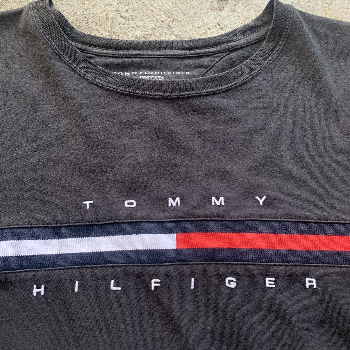 Tommy Hilfiger Tommy Hilfiger center spell out embroidery black tshirt tee Size US XXL / EU 58 / 5 - 6 Thumbnail