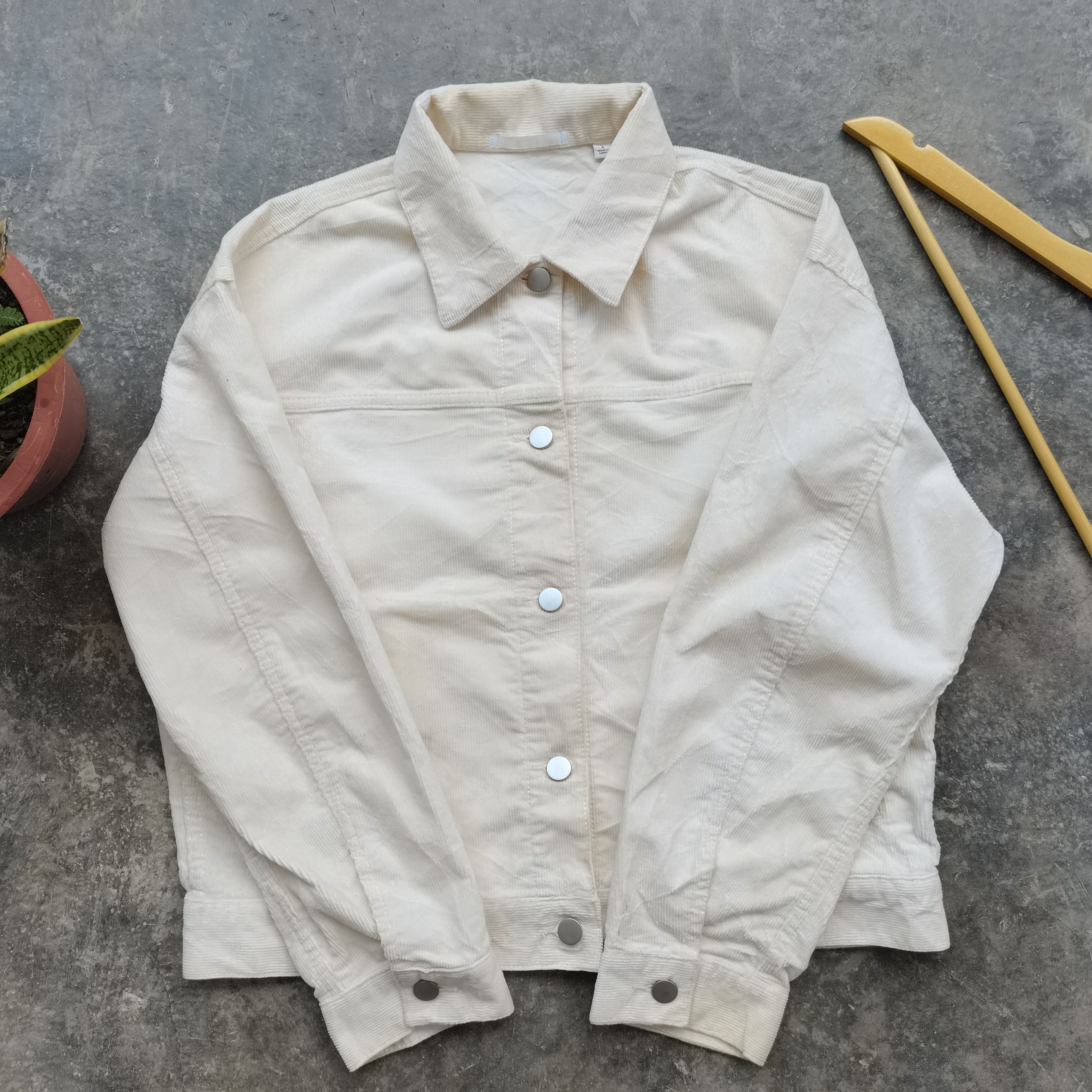 Japanese Brand Uniqlo Cropped Button Up Corduroy Jacket Size US L / EU 52-54 / 3 - 3 Thumbnail