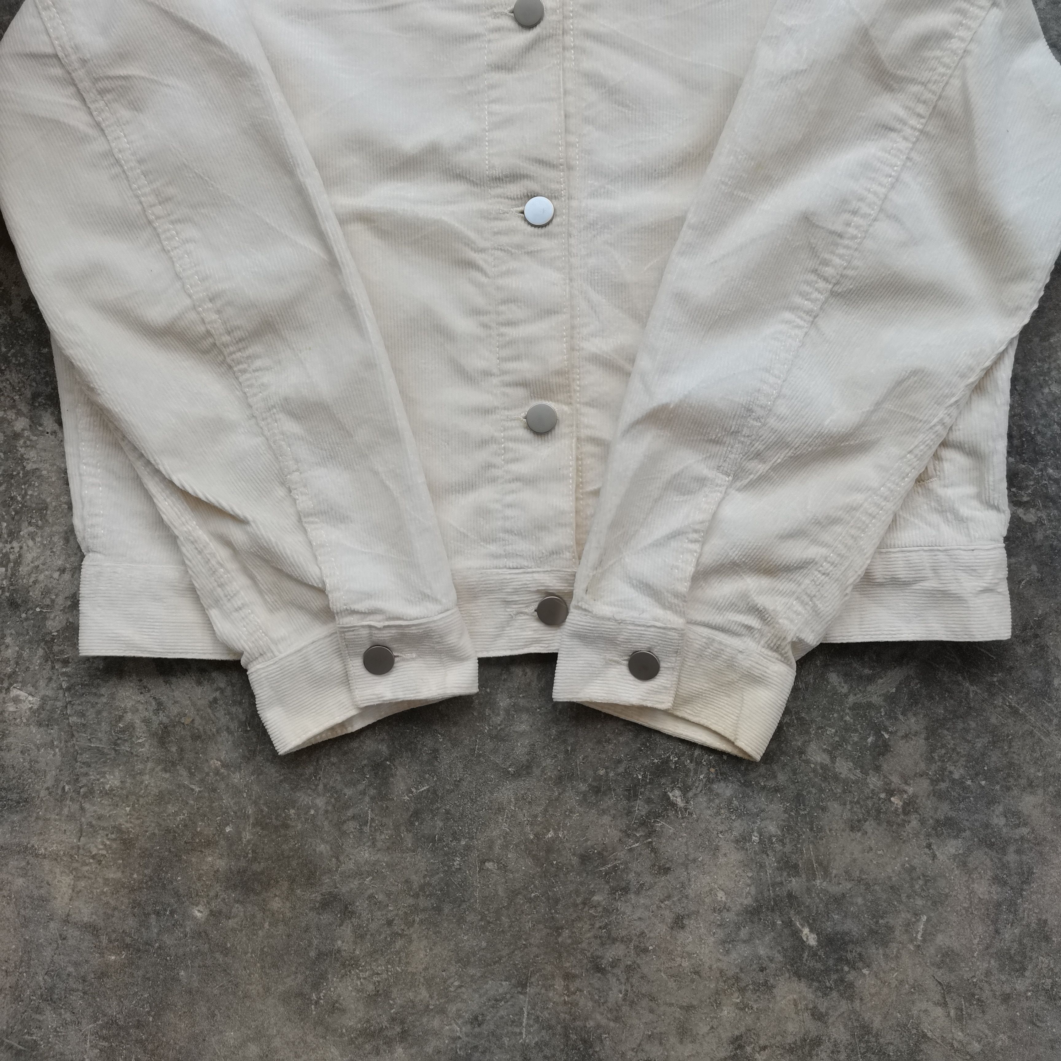 Japanese Brand Uniqlo Cropped Button Up Corduroy Jacket Size US L / EU 52-54 / 3 - 6 Thumbnail