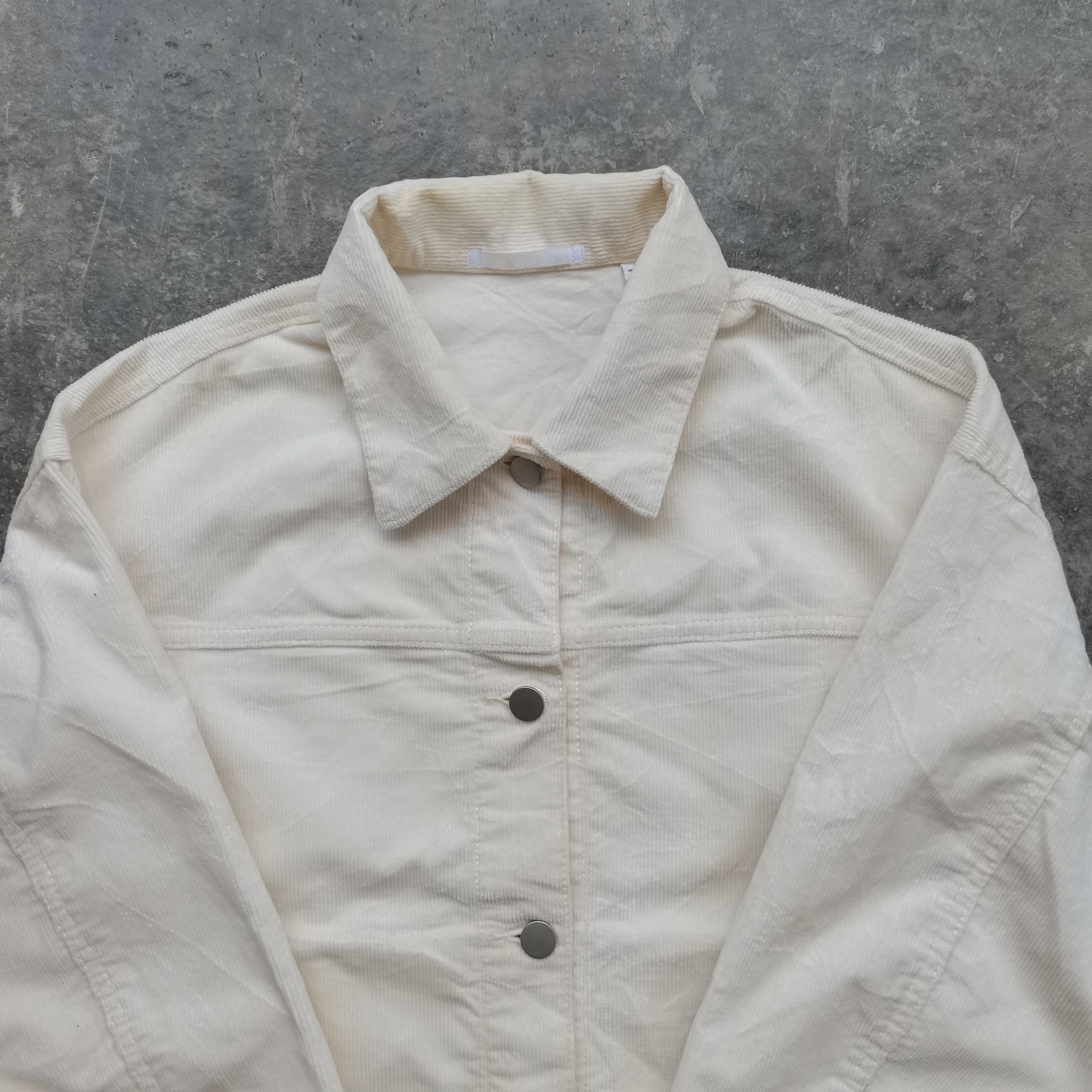 Japanese Brand Uniqlo Cropped Button Up Corduroy Jacket Size US L / EU 52-54 / 3 - 5 Thumbnail
