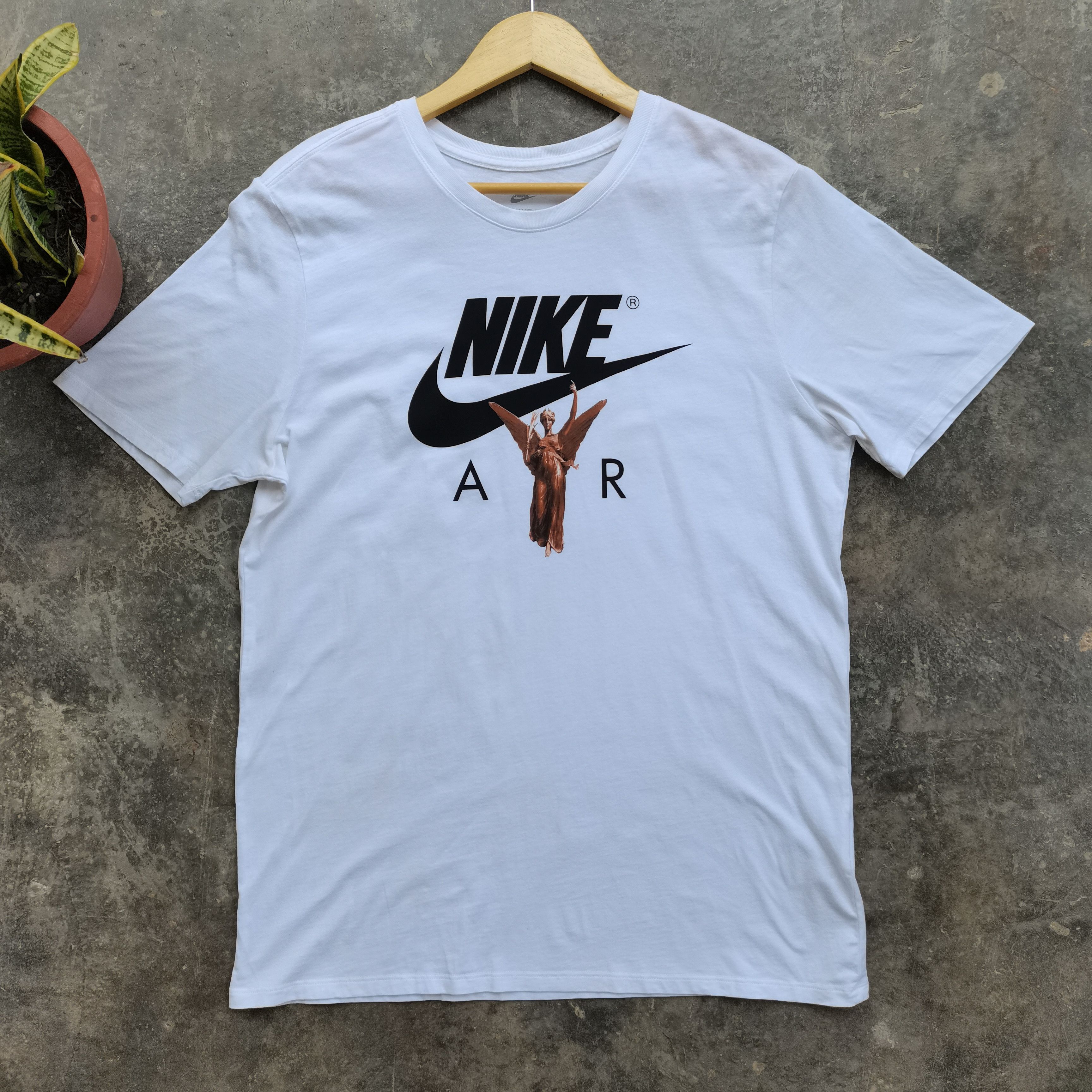 Nike NIKE Tee Goddess Size US XL / EU 56 / 4 - 1 Thumbnail