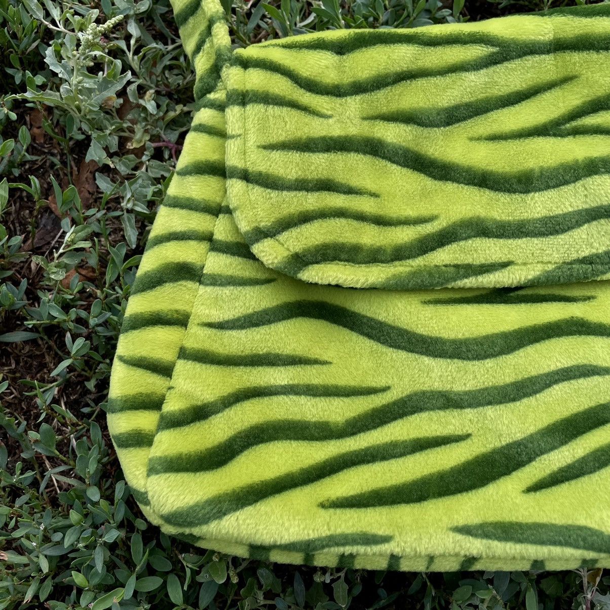 Vintage Vintage Y2K Zebra Stripe Crossbody Bag Streetwear Boxy OS Size ONE SIZE - 3 Thumbnail