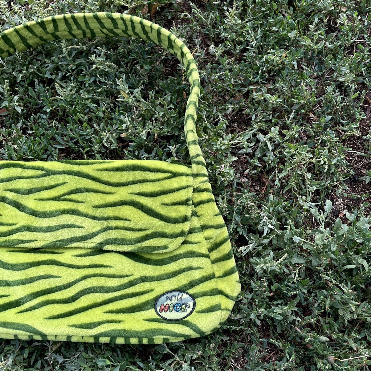 Vintage Vintage Y2K Zebra Stripe Crossbody Bag Streetwear Boxy OS Size ONE SIZE - 2 Thumbnail