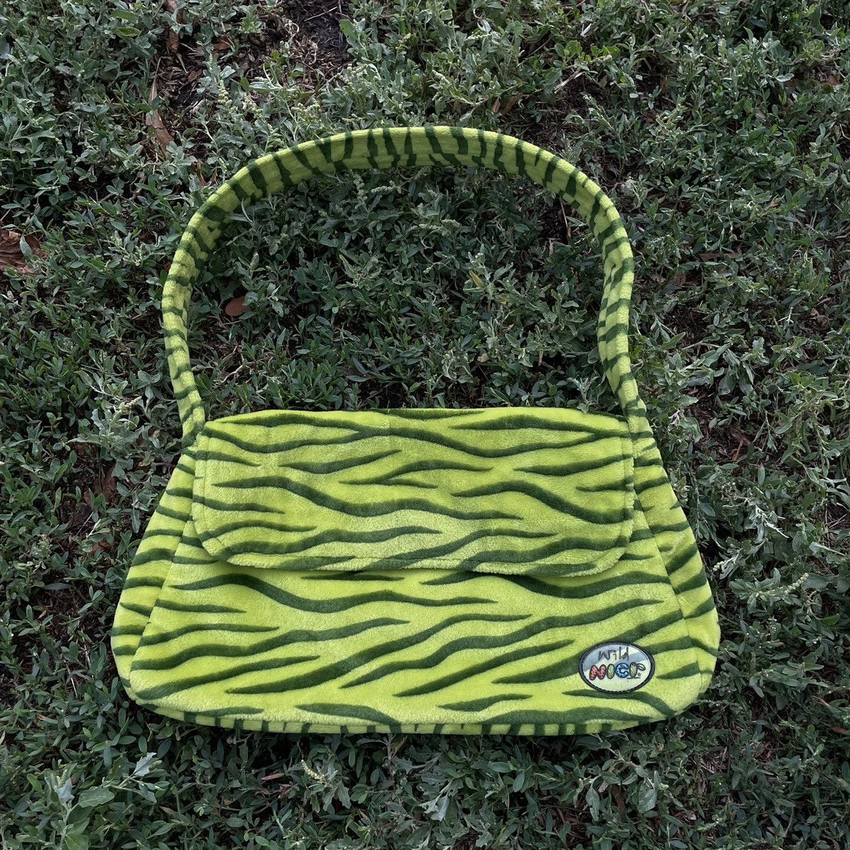 Vintage Vintage Y2K Zebra Stripe Crossbody Bag Streetwear Boxy OS Size ONE SIZE - 1 Thumbnail