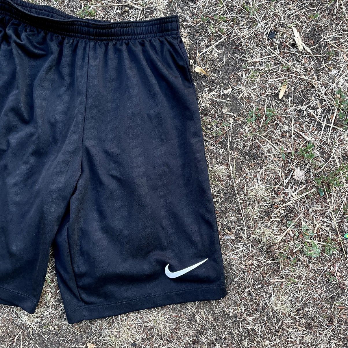 Vintage Vintage 90s Nike Swoosh Shorts Y2K Skate Streetwear Boxy 30 Size US 30 / EU 46 - 3 Thumbnail