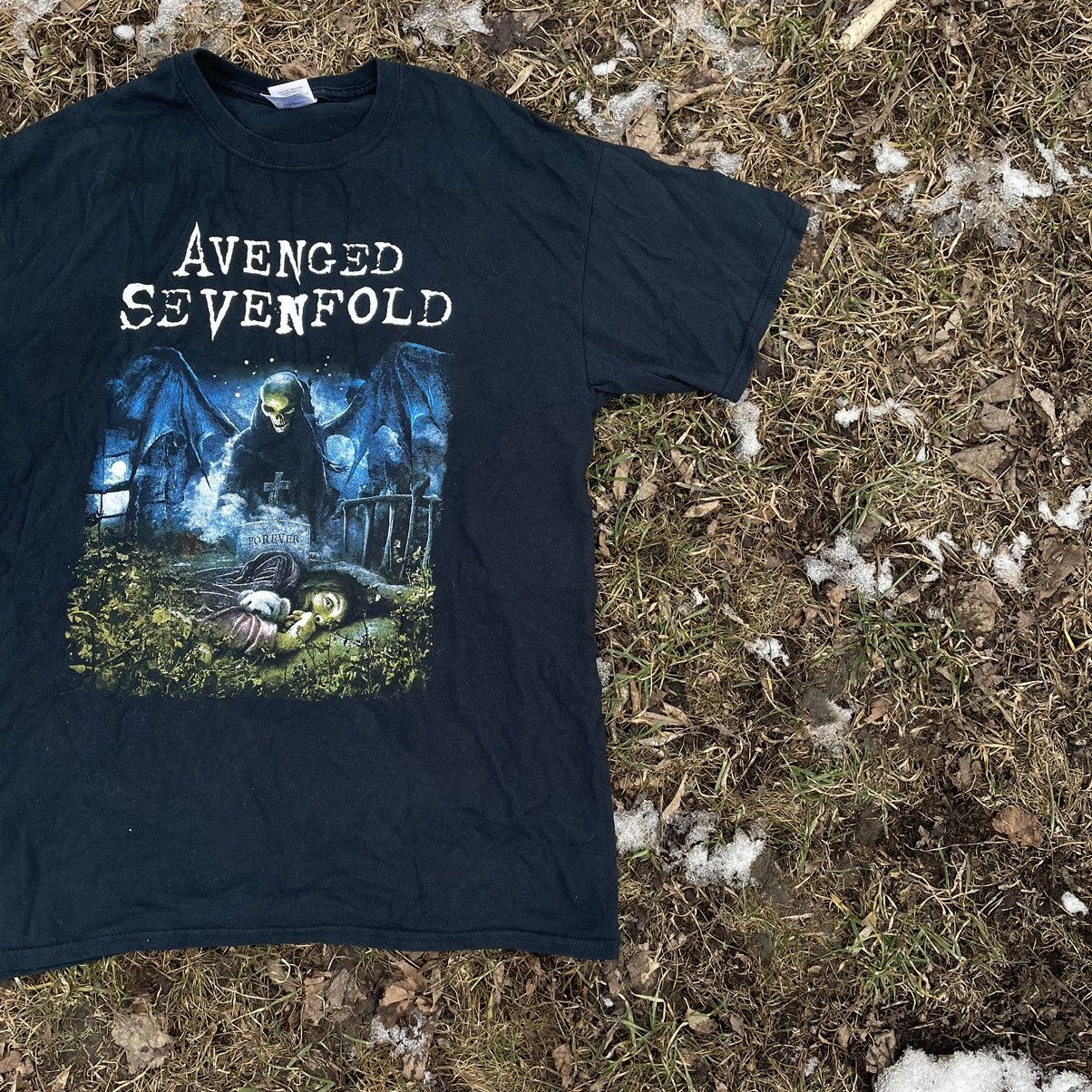 Vintage Vintage 90s Avenged Sevenfold Sun Faded Band Tee Grunge L Size US L / EU 52-54 / 3 - 4 Thumbnail