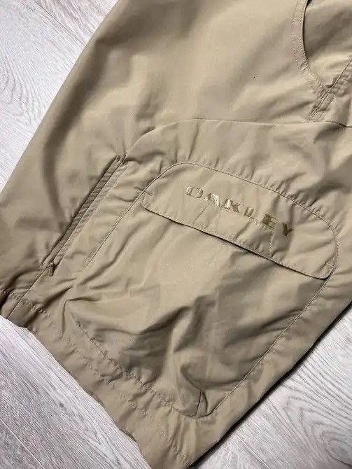 Oakley Vintage Oakley cargo shorts size 36 Size US 36 / EU 52 - 12 Thumbnail
