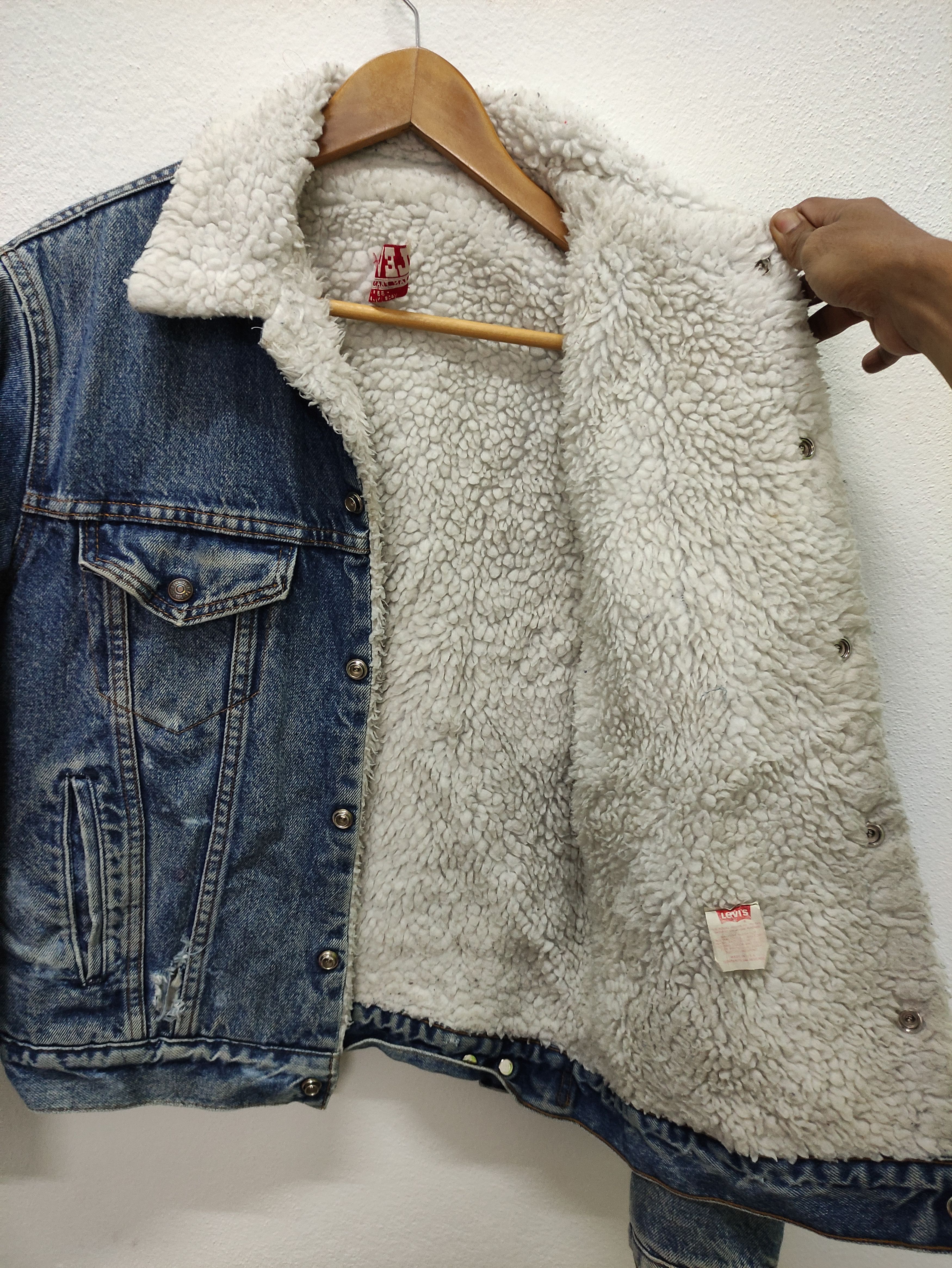 Levi's Vintage Clothing Vintage Levi's 80’s USA Distressed Sherpa Trucker Jacket Size US M / EU 48-50 / 2 - 3 Thumbnail