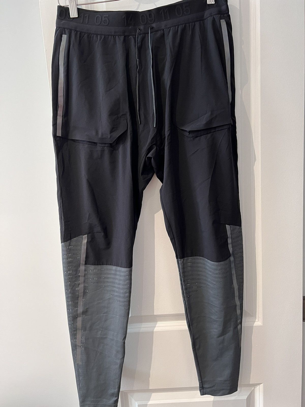 Nike tech pack running pants best sale