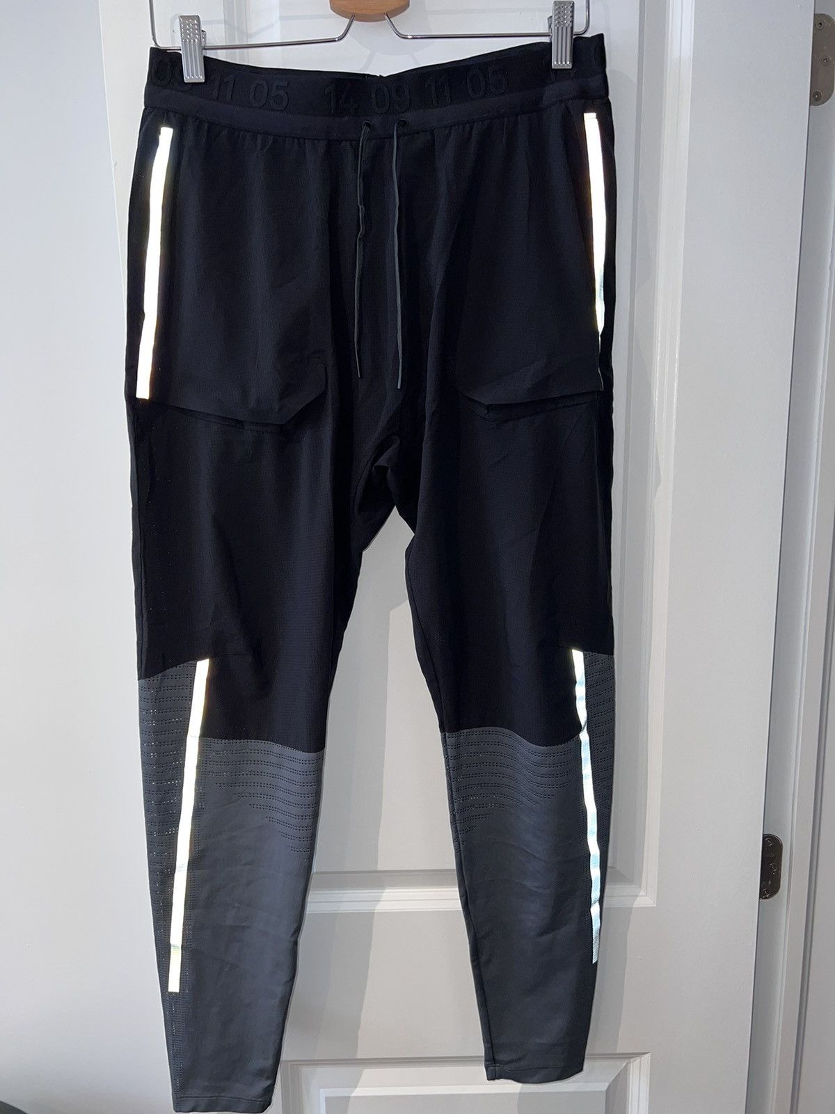 Nike Nike Tech Pack Men’s Running Pants BV5695-010 Size US 32 / EU 48 - 1 Thumbnail