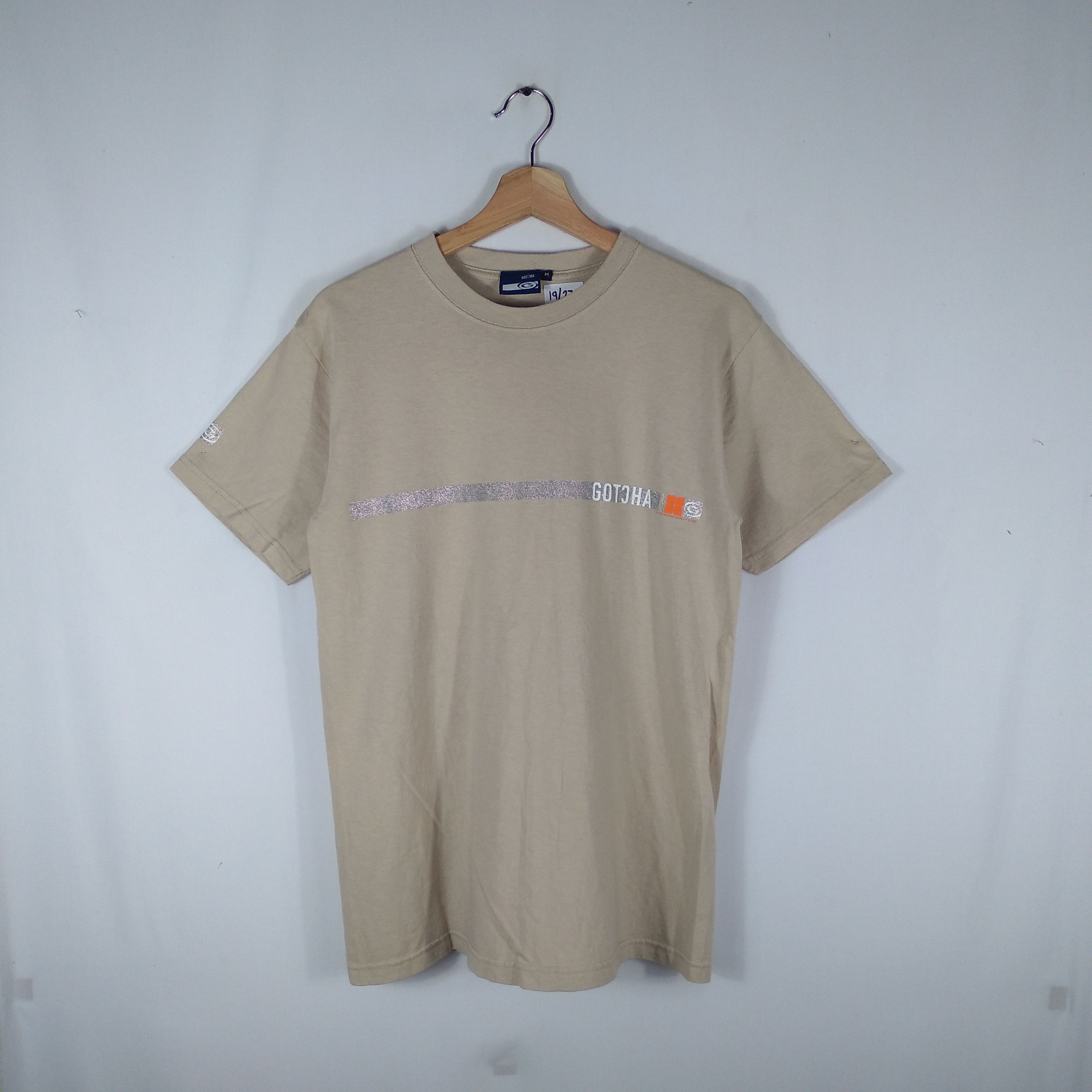 image of Vintage Gotcha Spellout Surf T Shirt in Cream, Men's (Size Medium)