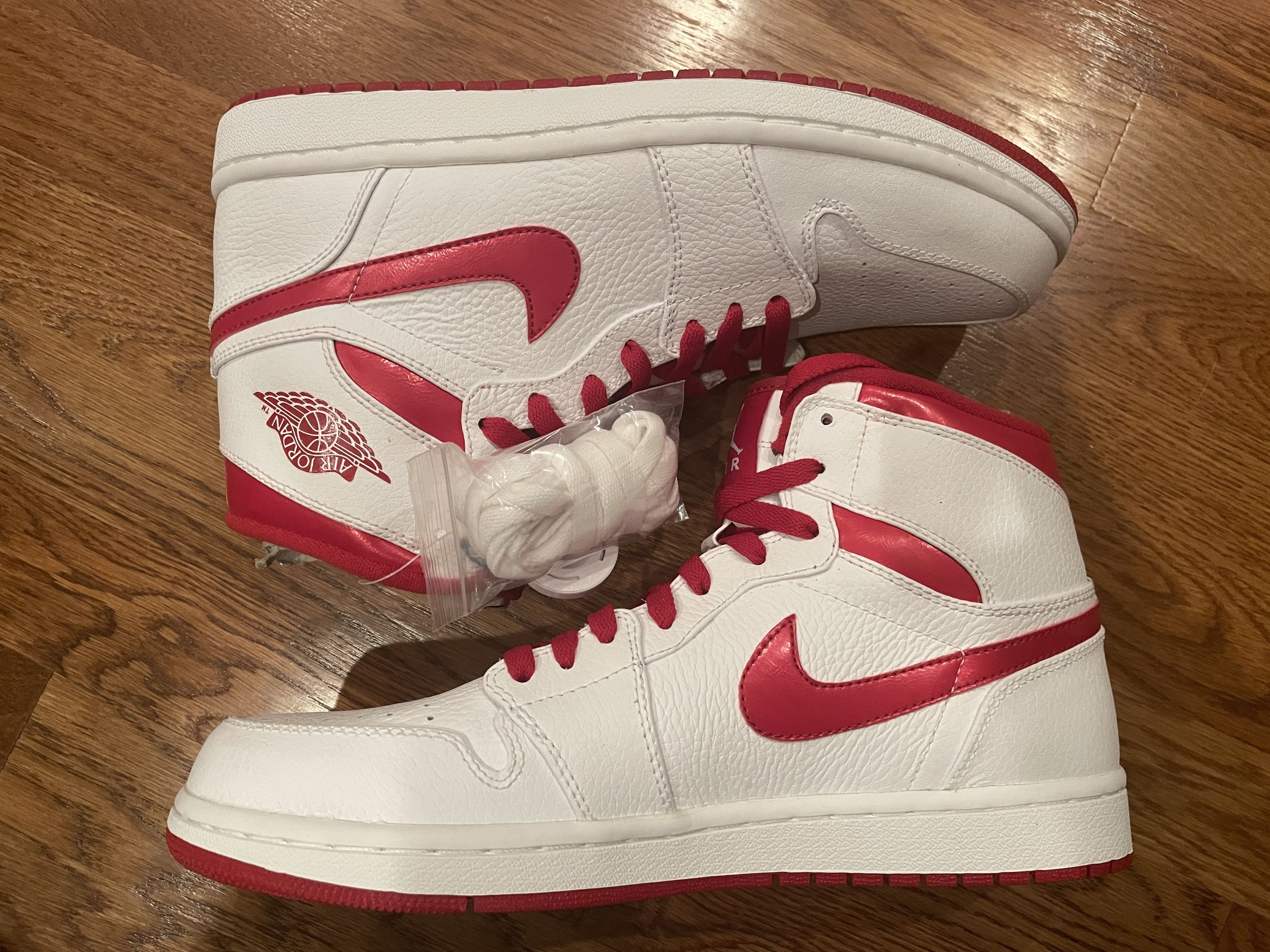 Jordan Brand 12 '09 Air Jordan 1 High Metallic Red Do The Right Thing OG Size US 12 / EU 45 - 2 Thumbnail