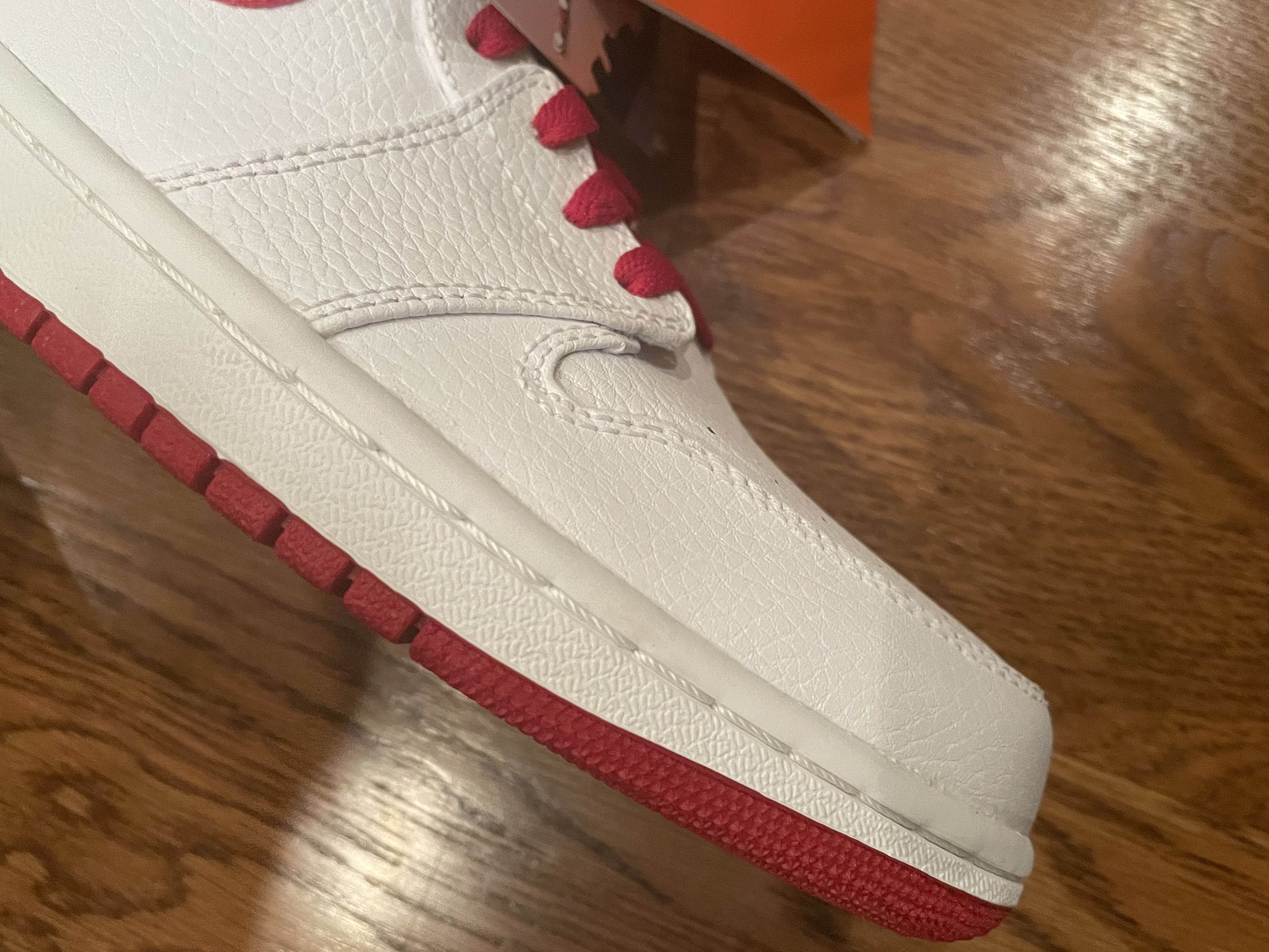 Jordan Brand 12 '09 Air Jordan 1 High Metallic Red Do The Right Thing OG Size US 12 / EU 45 - 8 Thumbnail