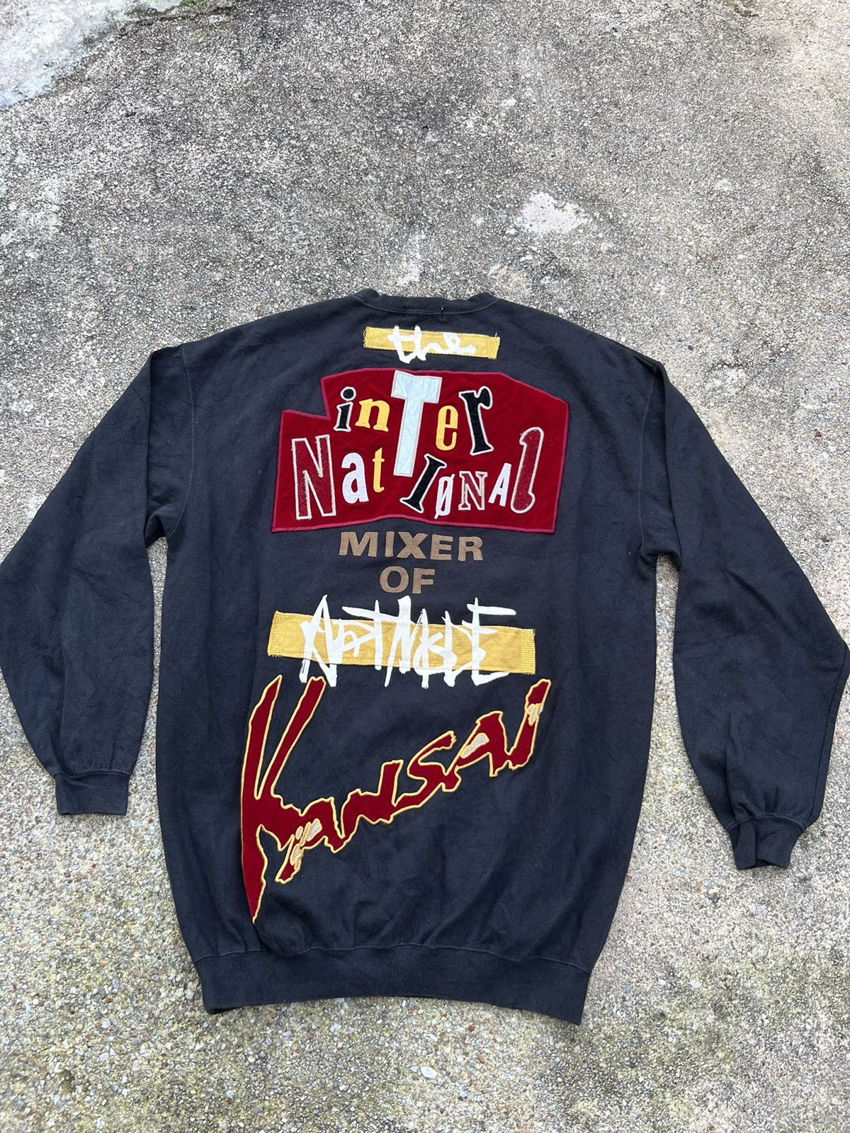 Kansai Yamamoto Rare Kansai Yamamoto Embroidered Sweatshirt M Size Size US M / EU 48-50 / 2 - 1 Thumbnail