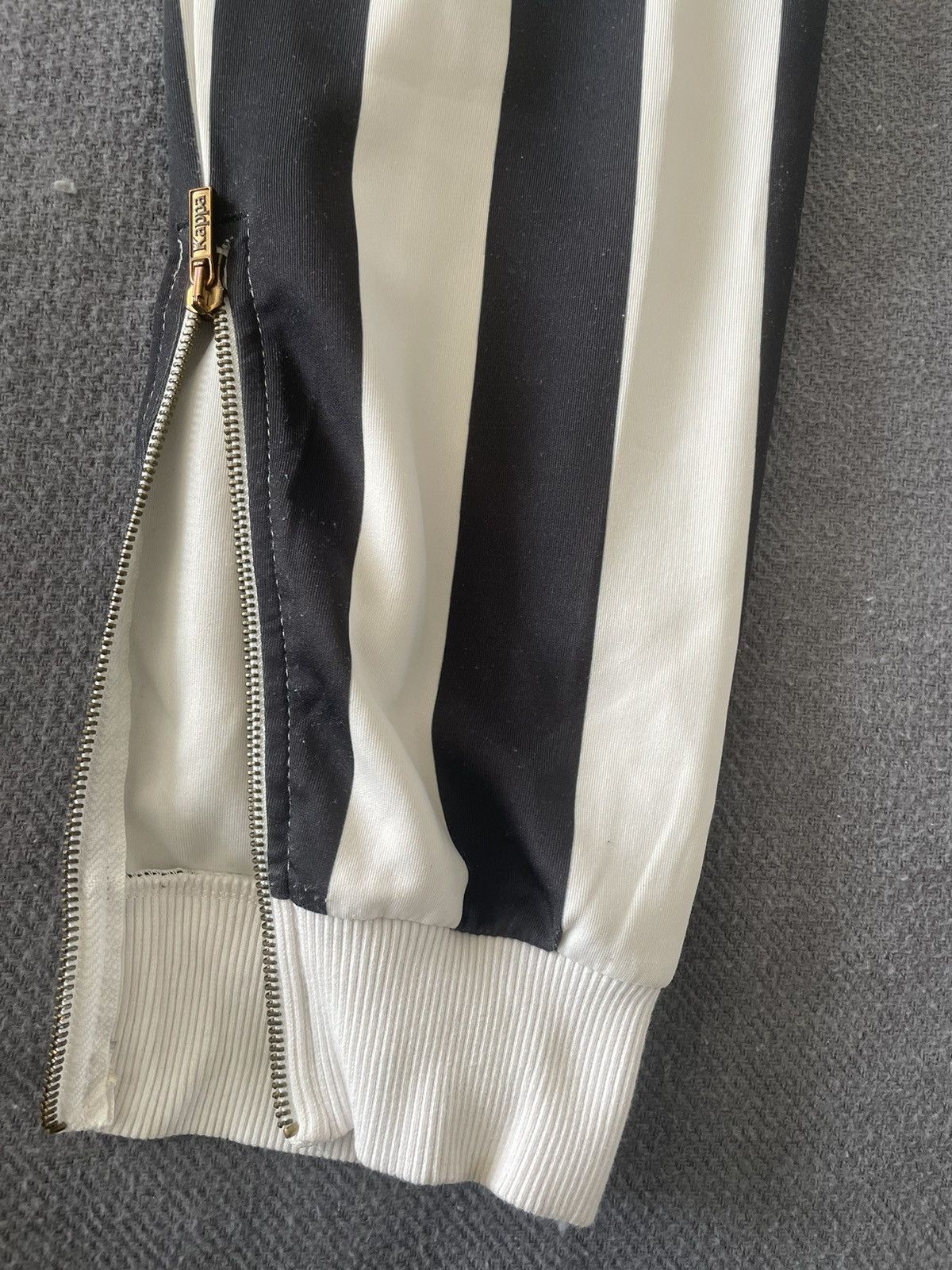 Vintage KAPPA KONTROLL BLACK & WHiTE STRiPED TRACK PANTS BEETLEJUiCE Size 30" / US 8 / IT 44 - 4 Thumbnail