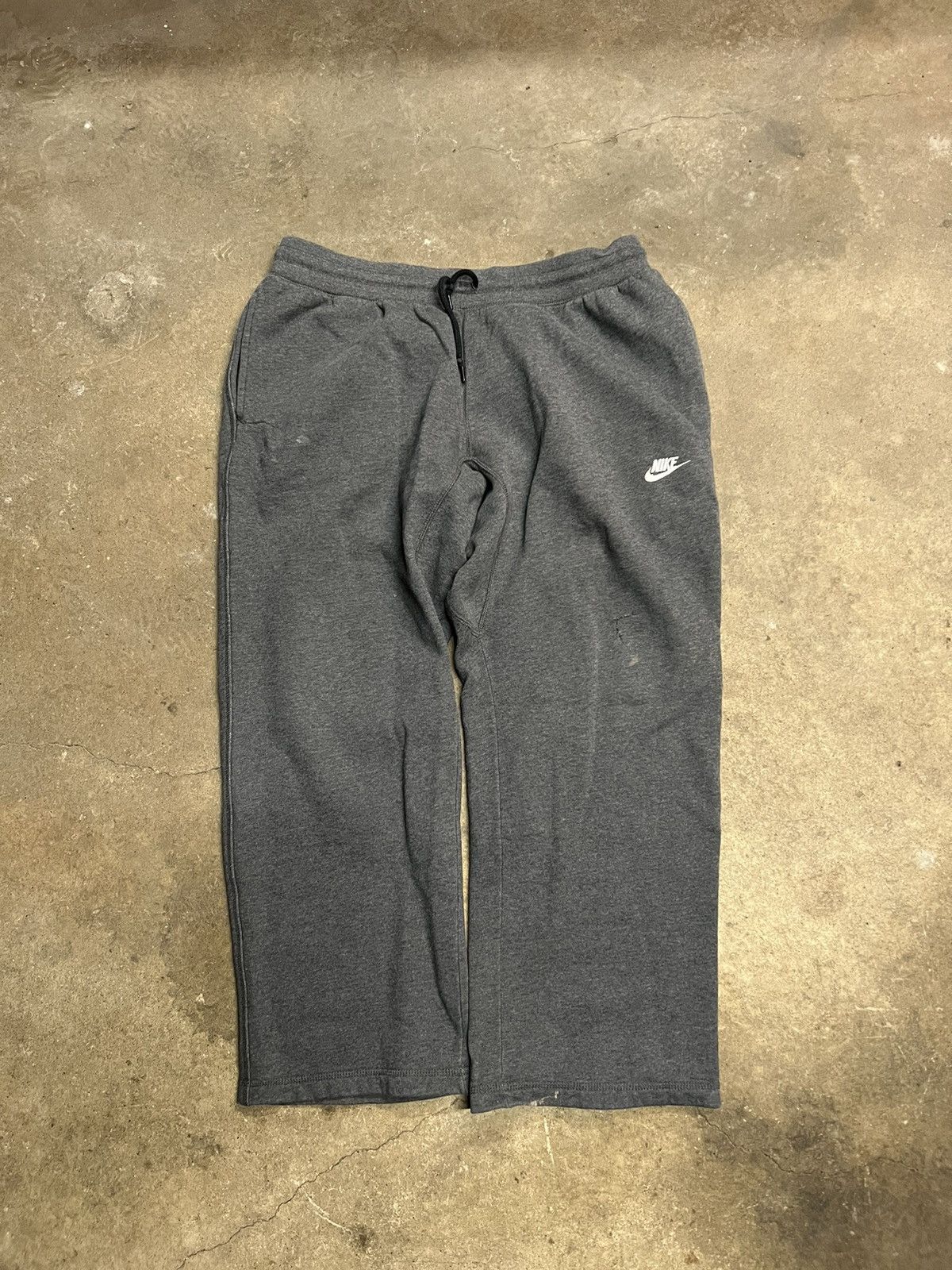 mens nike sweatpants gray
