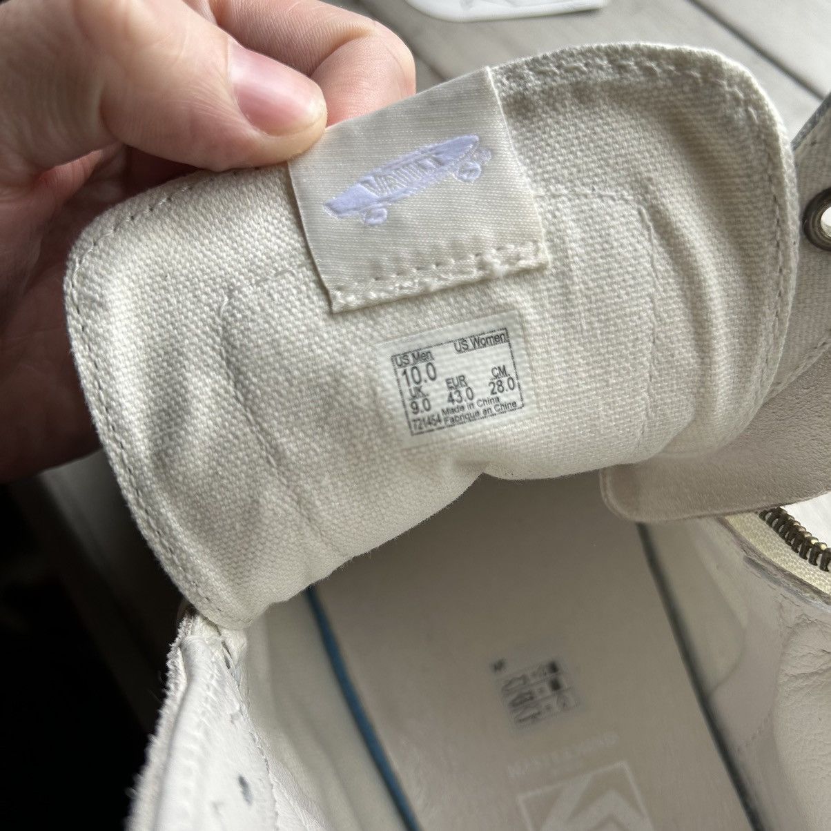 END. VANS MASTERMiND WORLD SK8 Hi CAP LX LEATHER ZiP VN0A3TKM2561 Size US 10 / EU 43 - 10 Thumbnail
