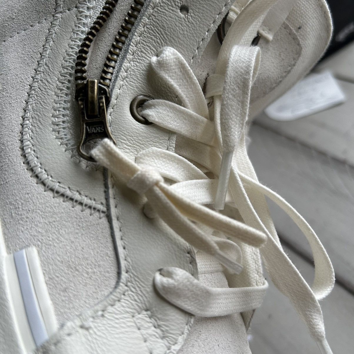 END. VANS MASTERMiND WORLD SK8 Hi CAP LX LEATHER ZiP VN0A3TKM2561 Size US 10 / EU 43 - 6 Thumbnail