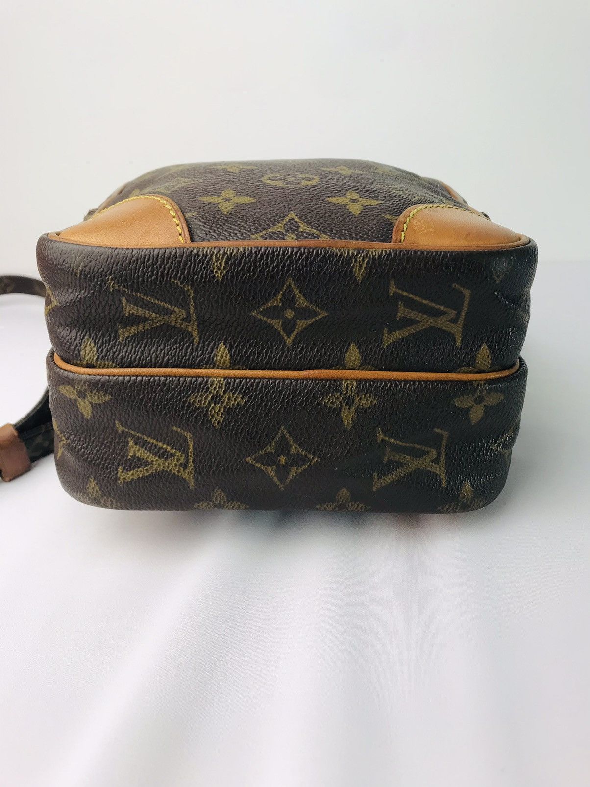 Louis Vuitton Authentic Louis Vuitton Amazon Crossbody bag #682 Size ONE SIZE - 9 Thumbnail
