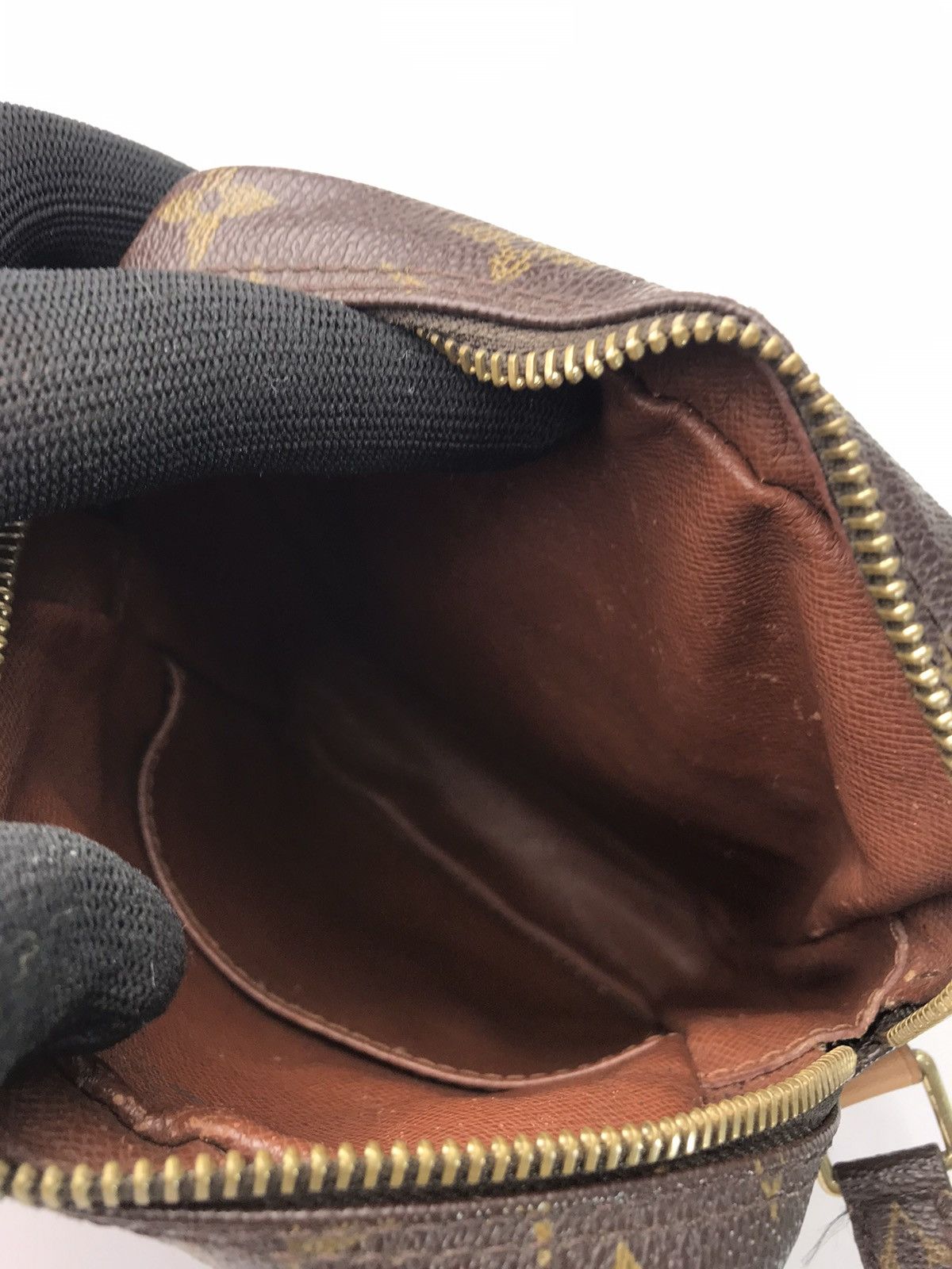 Louis Vuitton Authentic Louis Vuitton Amazon Crossbody bag #682 Size ONE SIZE - 13 Thumbnail